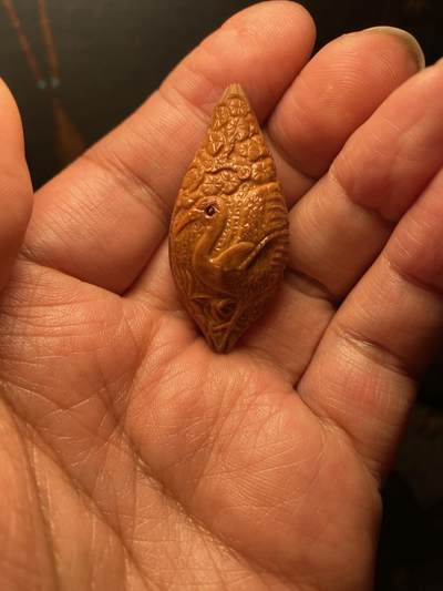 核舟记发源地苏州舟山核雕年末放漏 - 福利苏工核雕，纯手工雕刻，四花松鹤延年，个性十足，等待有缘人，市场无同款，尺寸2。2x4.7喜欢的来