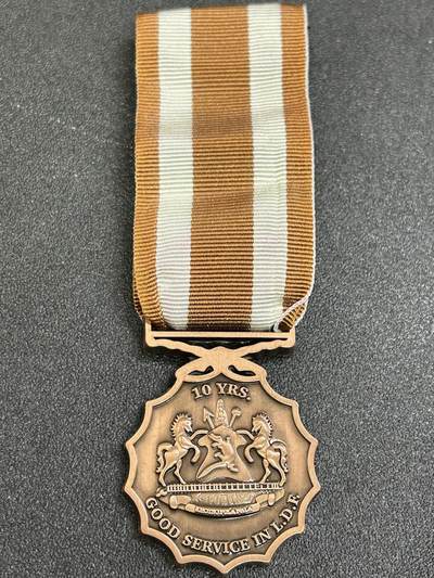 西秦中古拍卖第七十五期 - 稀少 非洲斯威士兰王国10年良好服役奖章 