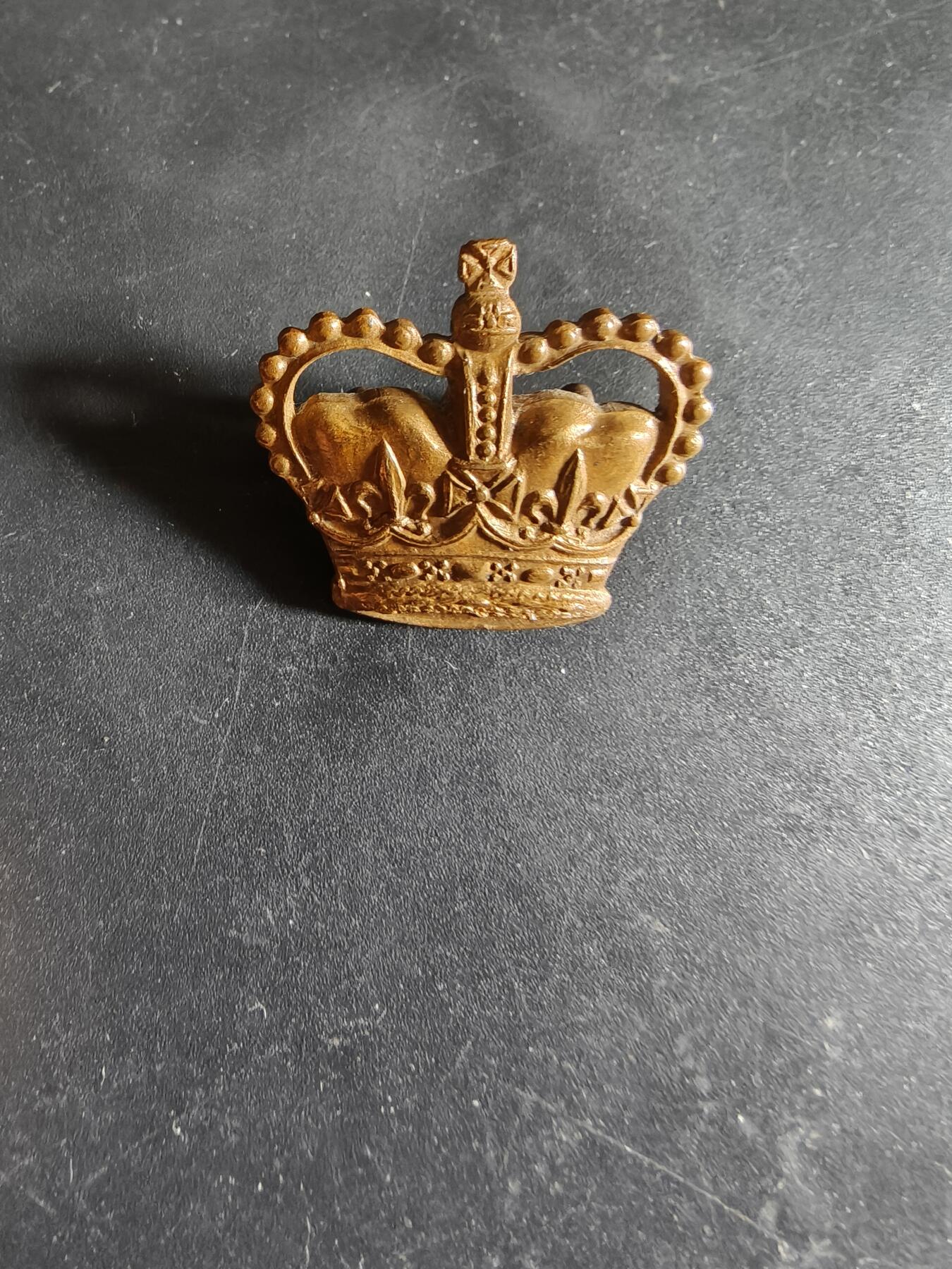 老王徽章第180期 英国军衔配饰    早期女王冠   大尺寸