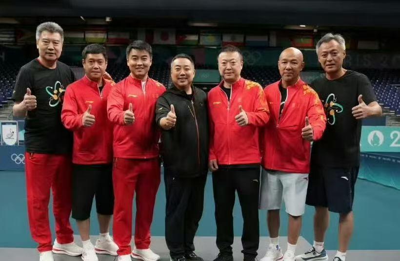 零元拍：男子乒乓球大满贯得主，国乒男队主教练王皓指导亲签王导自用红双喜乒乓球拍套！