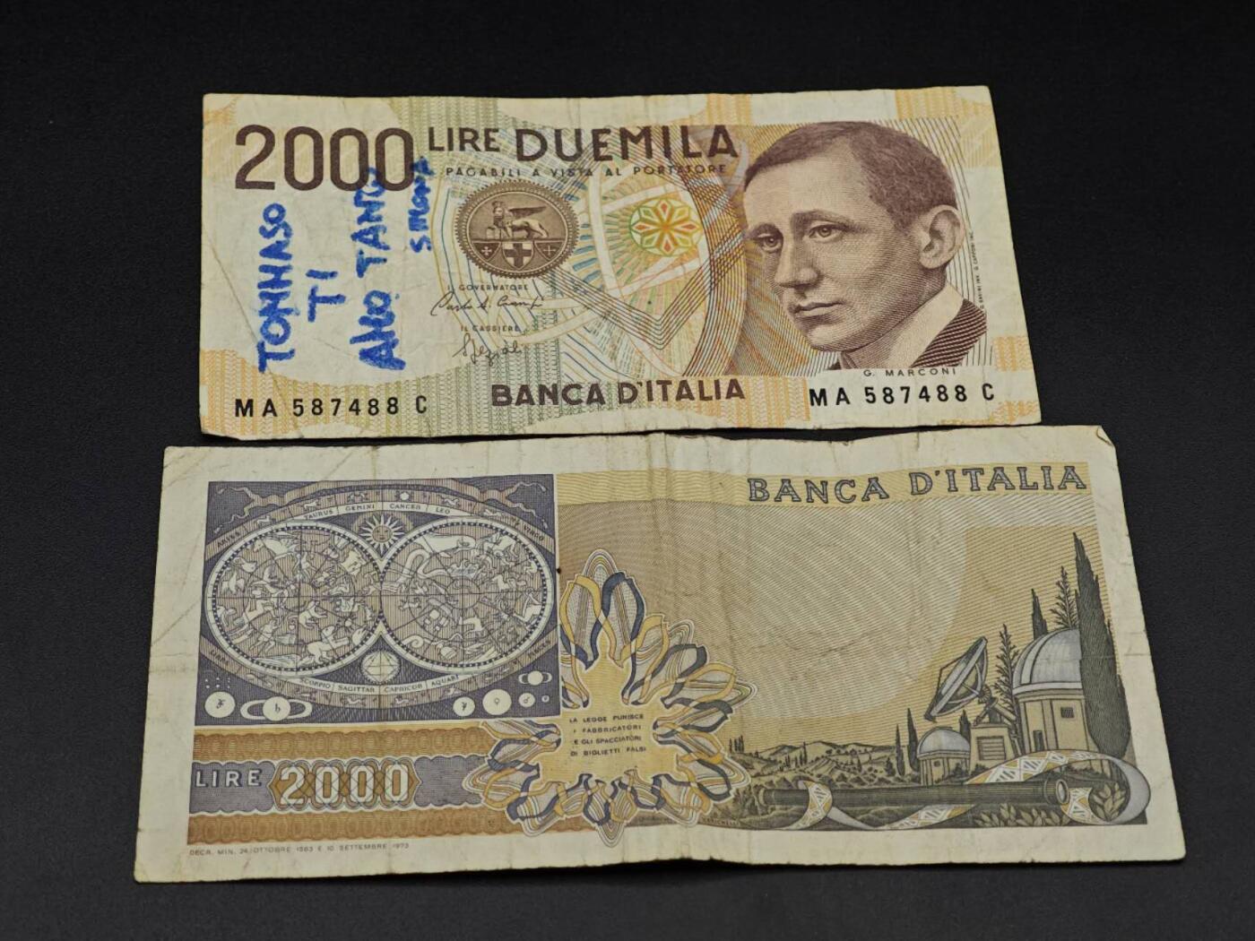 【淘币小摊】实时拍第八百六十四拍   无佣金纸币福利场   年前最后一周 之前的预留小年前全部发出 请更换最新收货地址  意大利2000里拉纸币2张【有折】