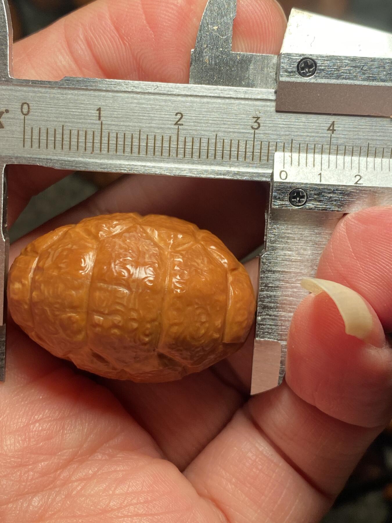 核舟记发源地苏州舟山核雕年末放漏 福利苏工核雕，纯手工雕刻,大富甲，个性十足，等待有缘人，市场无同款，尺寸2。35x3.4喜欢的来