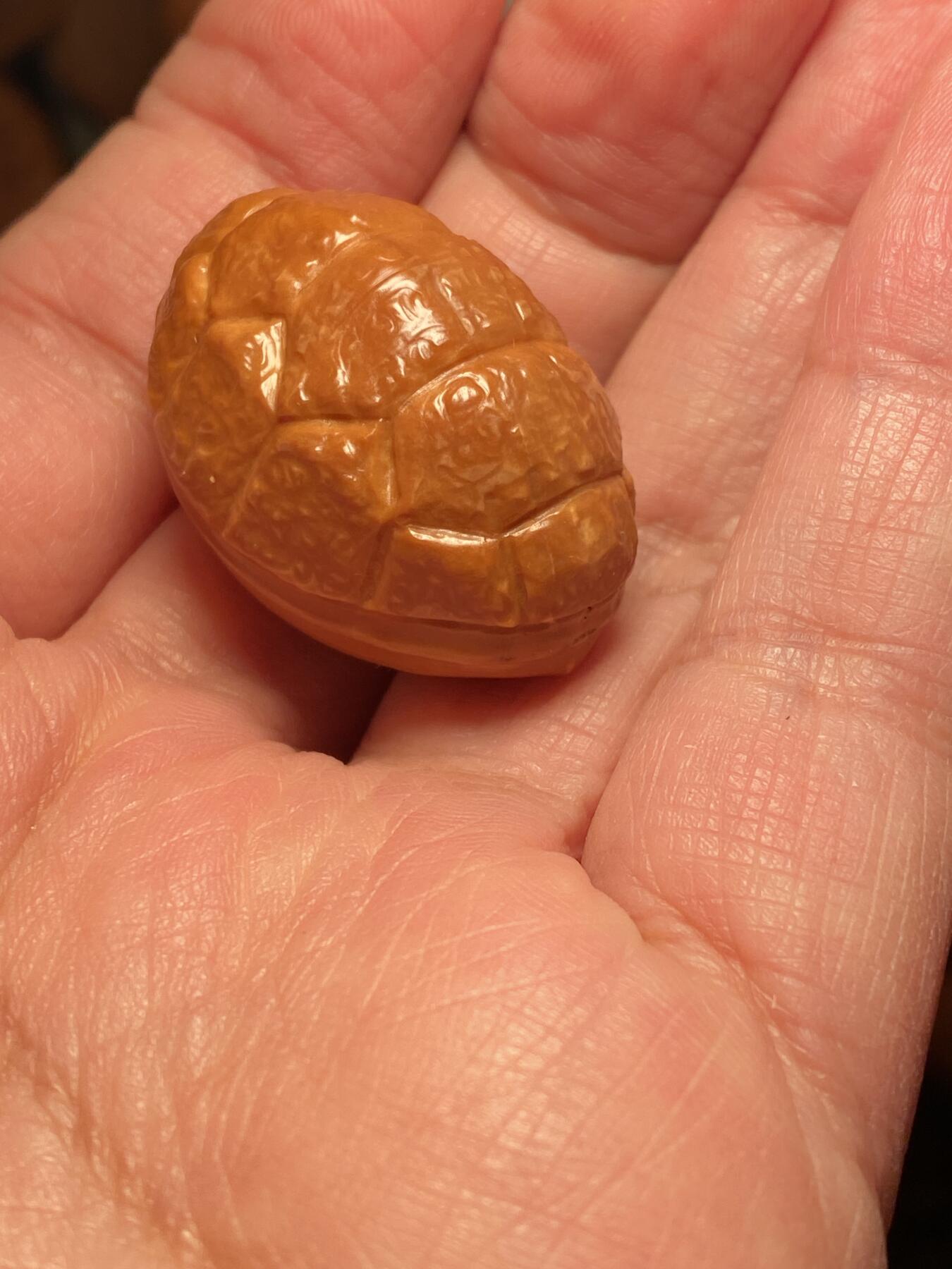 核舟记发源地苏州舟山核雕年末放漏 福利苏工核雕，纯手工雕刻,大富甲，个性十足，等待有缘人，市场无同款，尺寸2。35x3.4喜欢的来