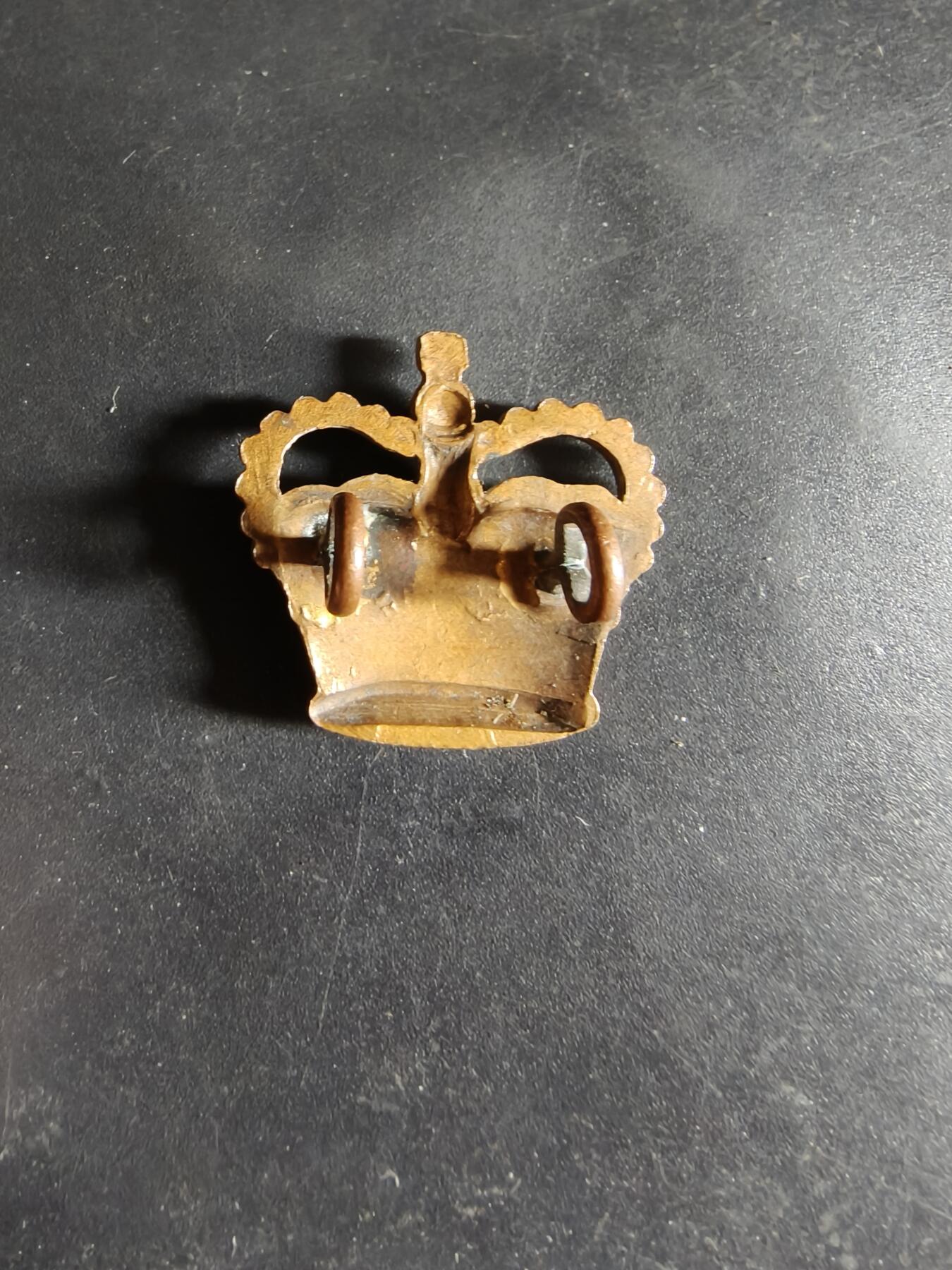 老王徽章第180期 英国军衔配饰    早期女王冠   大尺寸