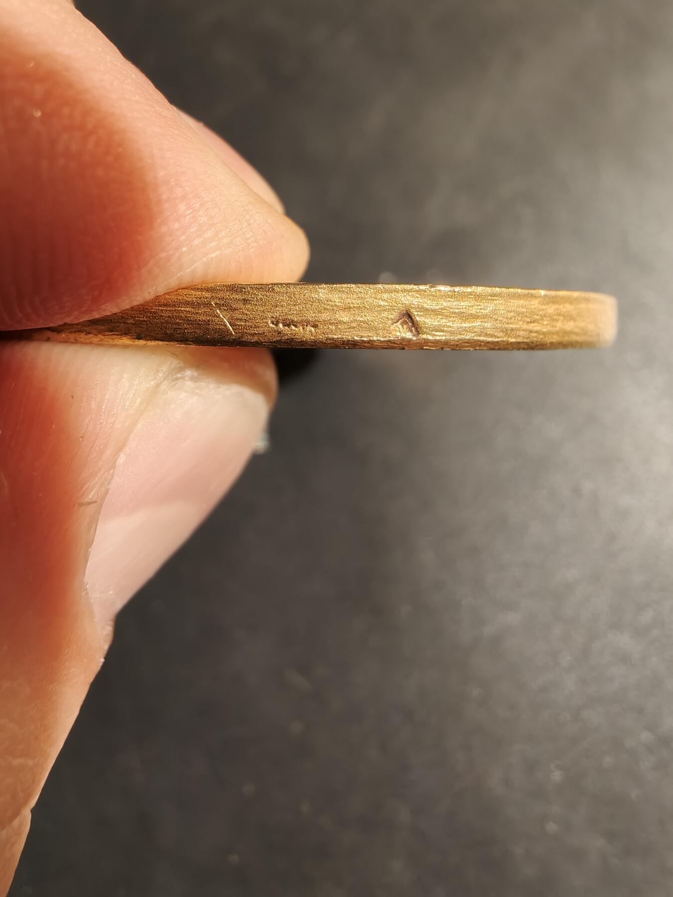 老王徽章第180期 法国小型制造商和发明家协会镀金大铜章    单面    直径50mm     重量47.4g