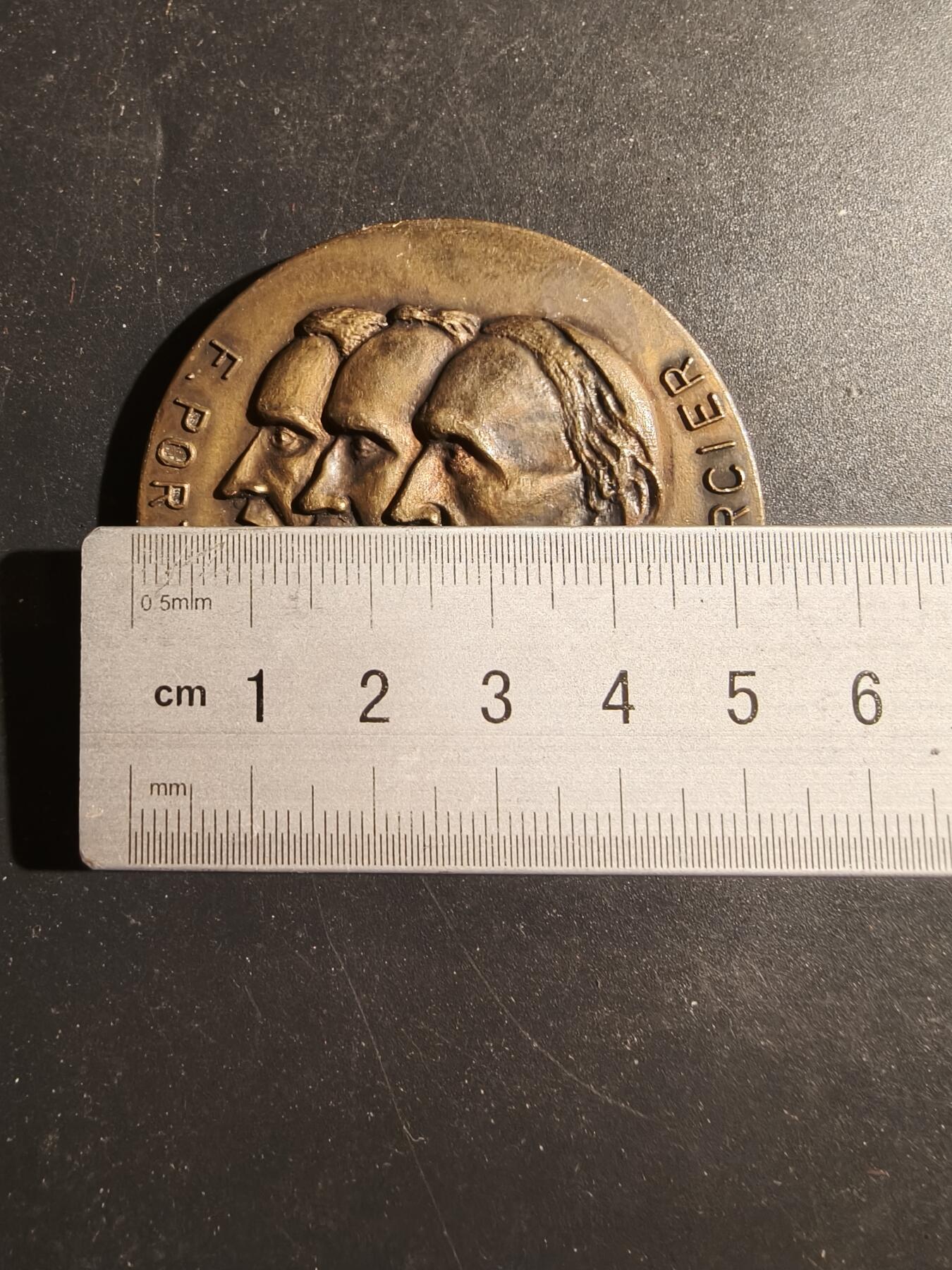 老王徽章第180期 比利时天主教会枢机主教50周年大铜章     直径54mm    重量68.2g