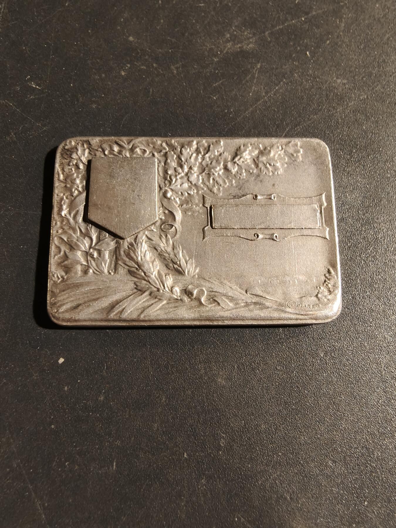 老王徽章第180期 法国射击协会方形镀银大铜章    小天使清凉章     尺寸41×28mm    重量20.8g