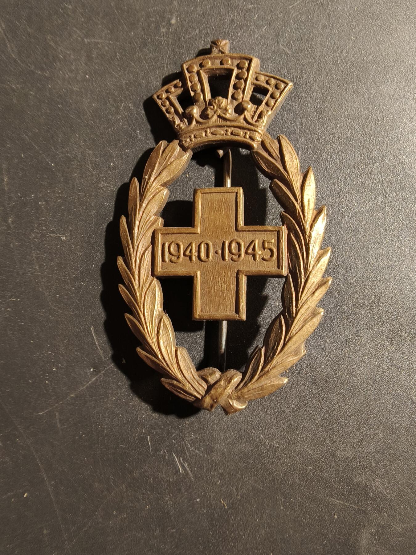 老王徽章第180期 比利时二战红十字会铜级战场服务证章