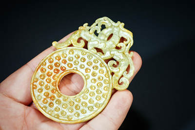 上海都达杂项专场四十七【全场包邮】  古玉龙凤玉璧90-67