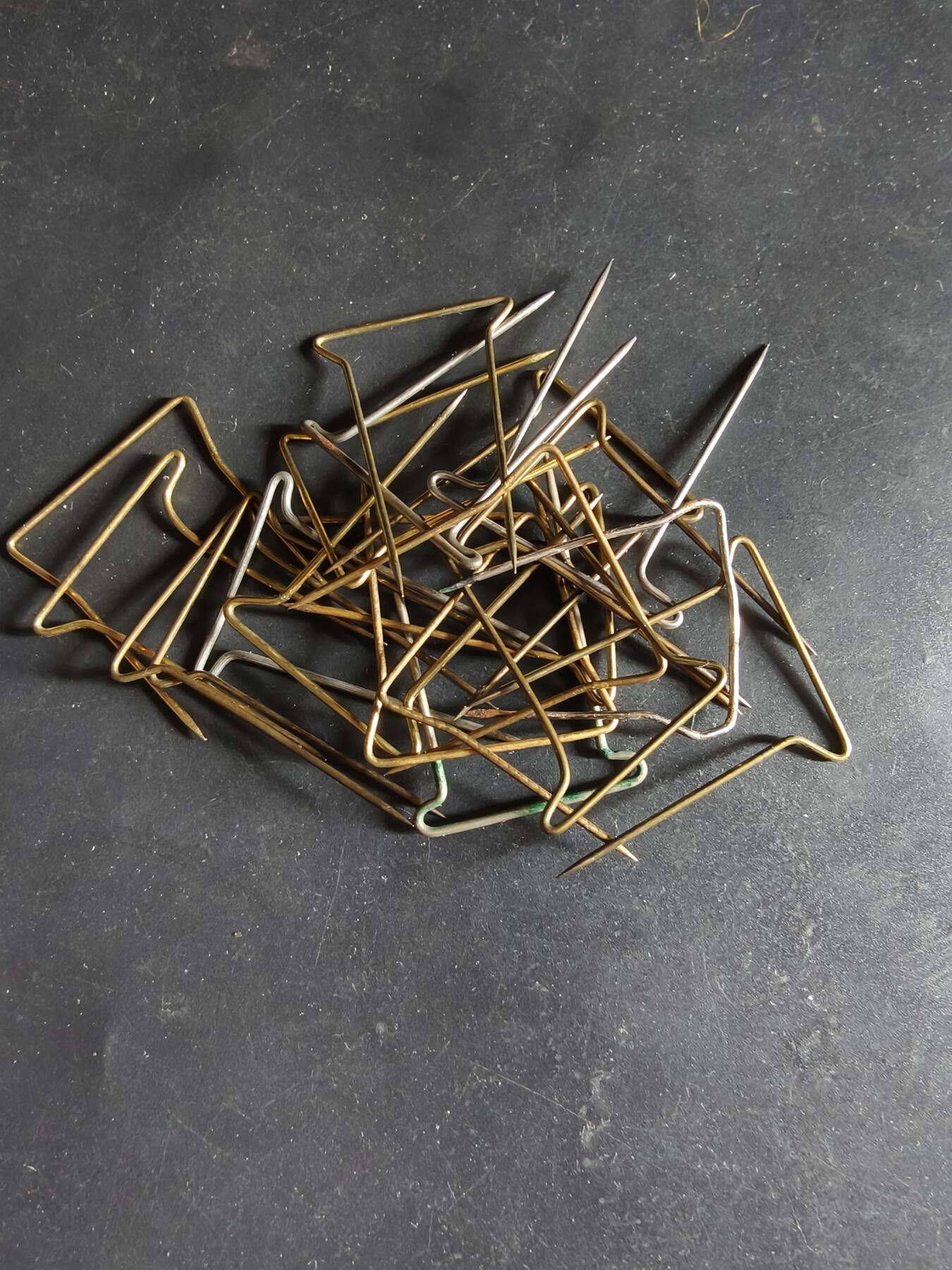 老王徽章第180期 法国/比利时针插一组20枚