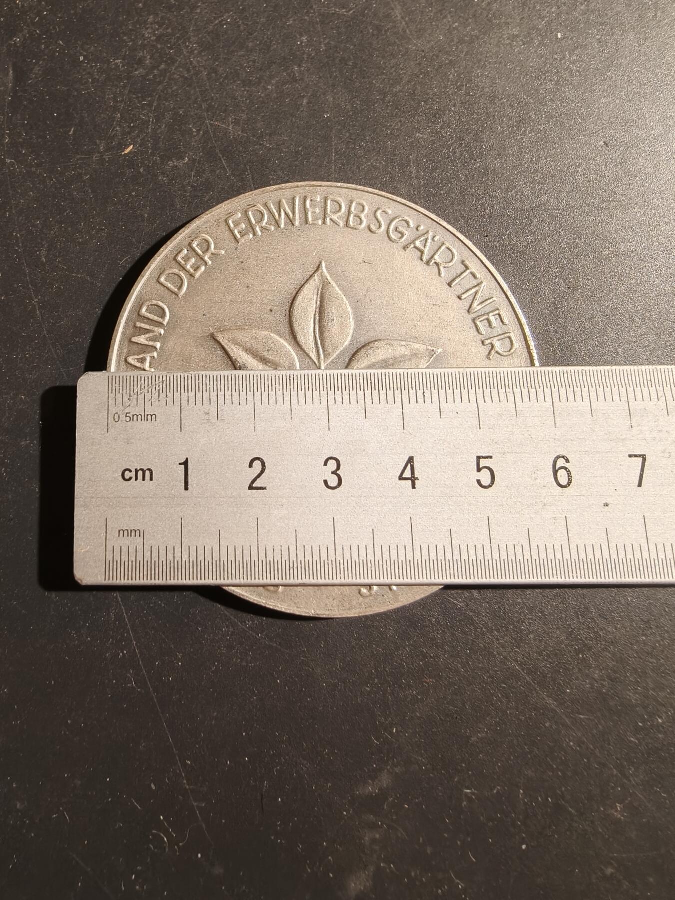 老王徽章第180期 奥地利专业园艺师联邦协会银级纪念章    直径60mm     重量63.1g