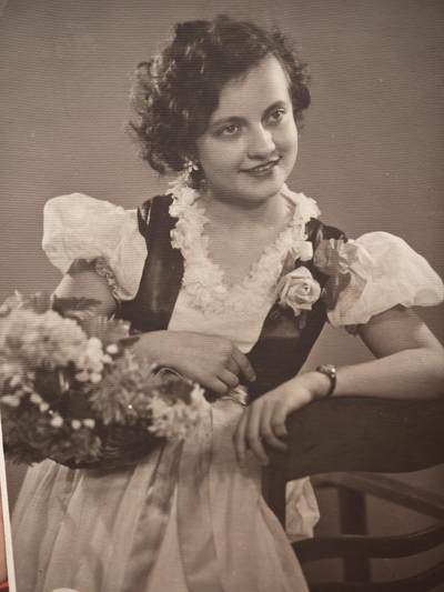 橙子收藏(照片专场)第三期 - 1962年拍摄于乌克兰日托米尔的苏联女士民间肖像照