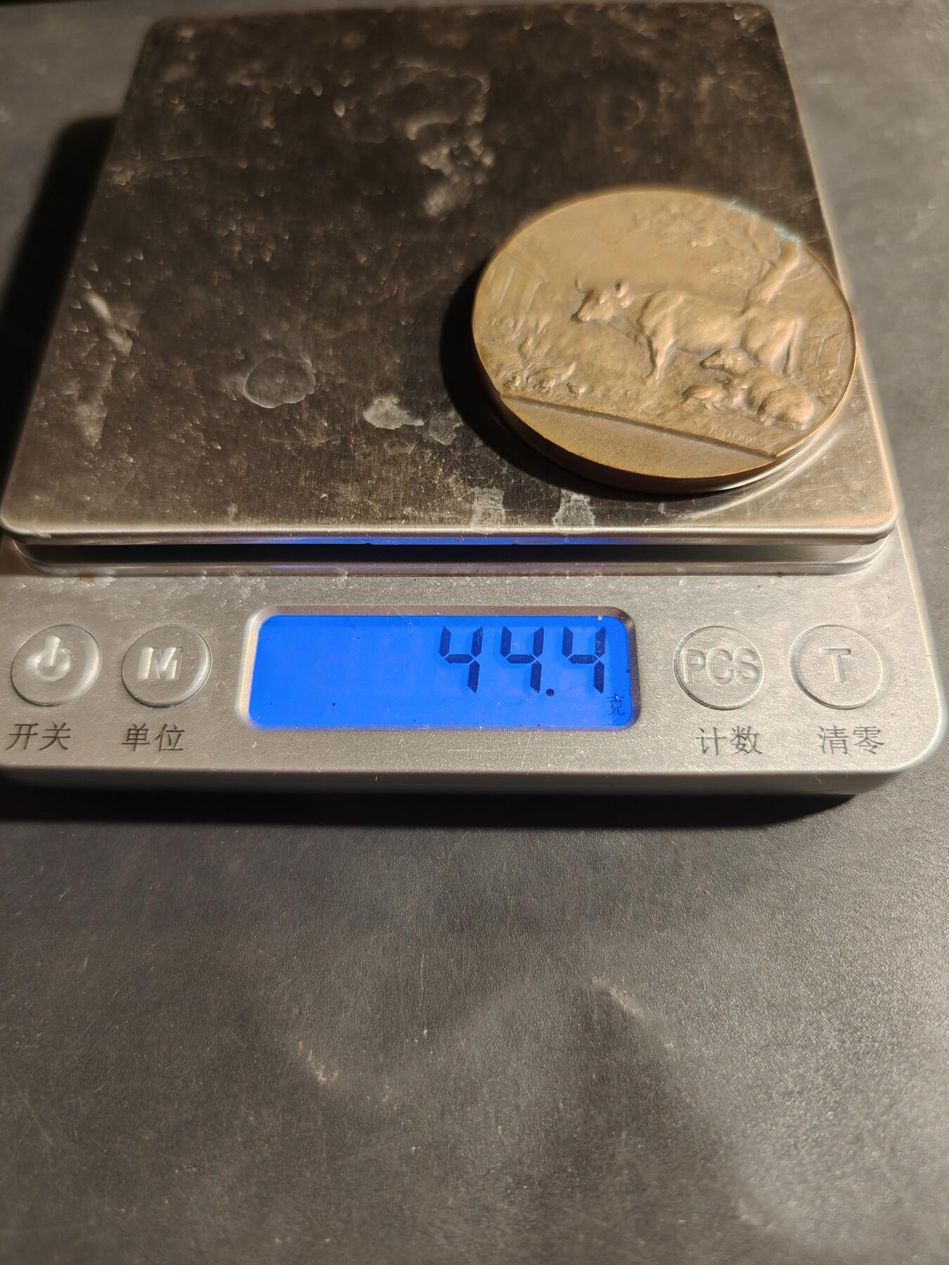 老王徽章第180期 法国畜牧业协会大铜章    大师Dropsy作品    直径44mm    重量44.4g