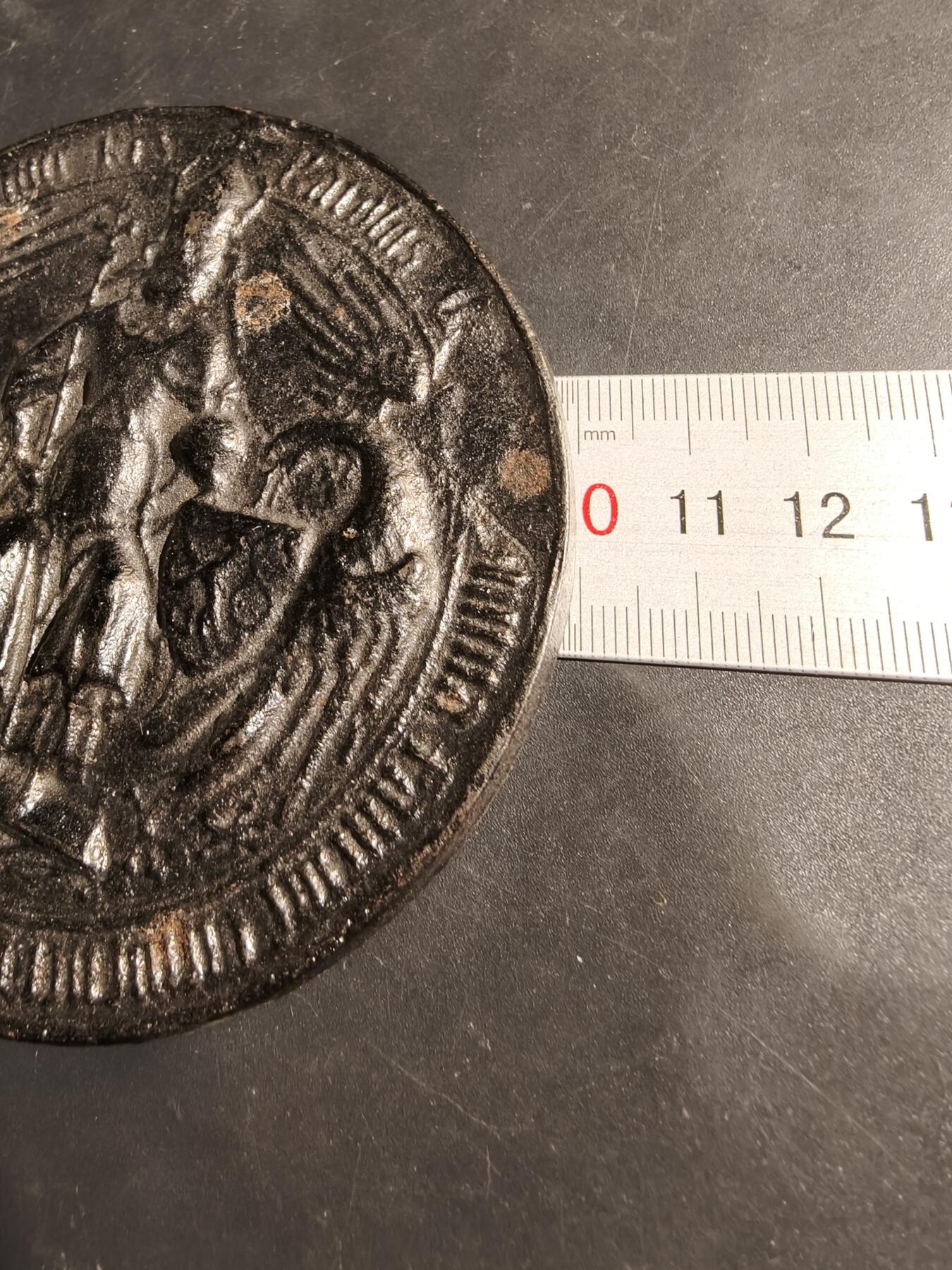 老王徽章第180期 神圣罗马帝国皇帝查理四世印章铁章     直径98mm    重量259.3g