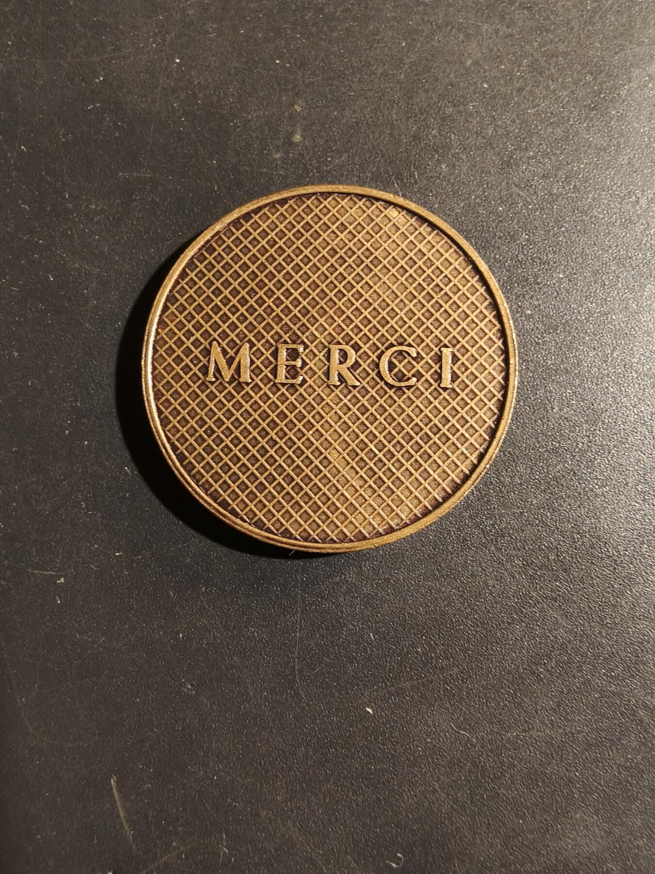 老王徽章第180期 比利时红十字会献血服务50周年纪念章     原盒     直径29mm     重量12.1g