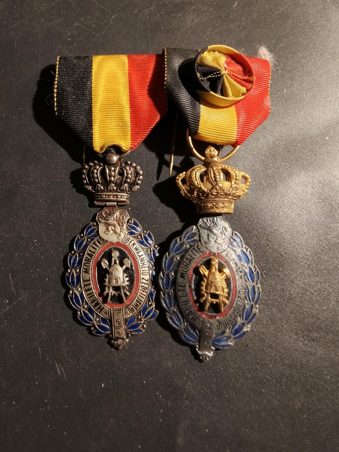 老王徽章第180期 比利时金银级劳工奖章一组