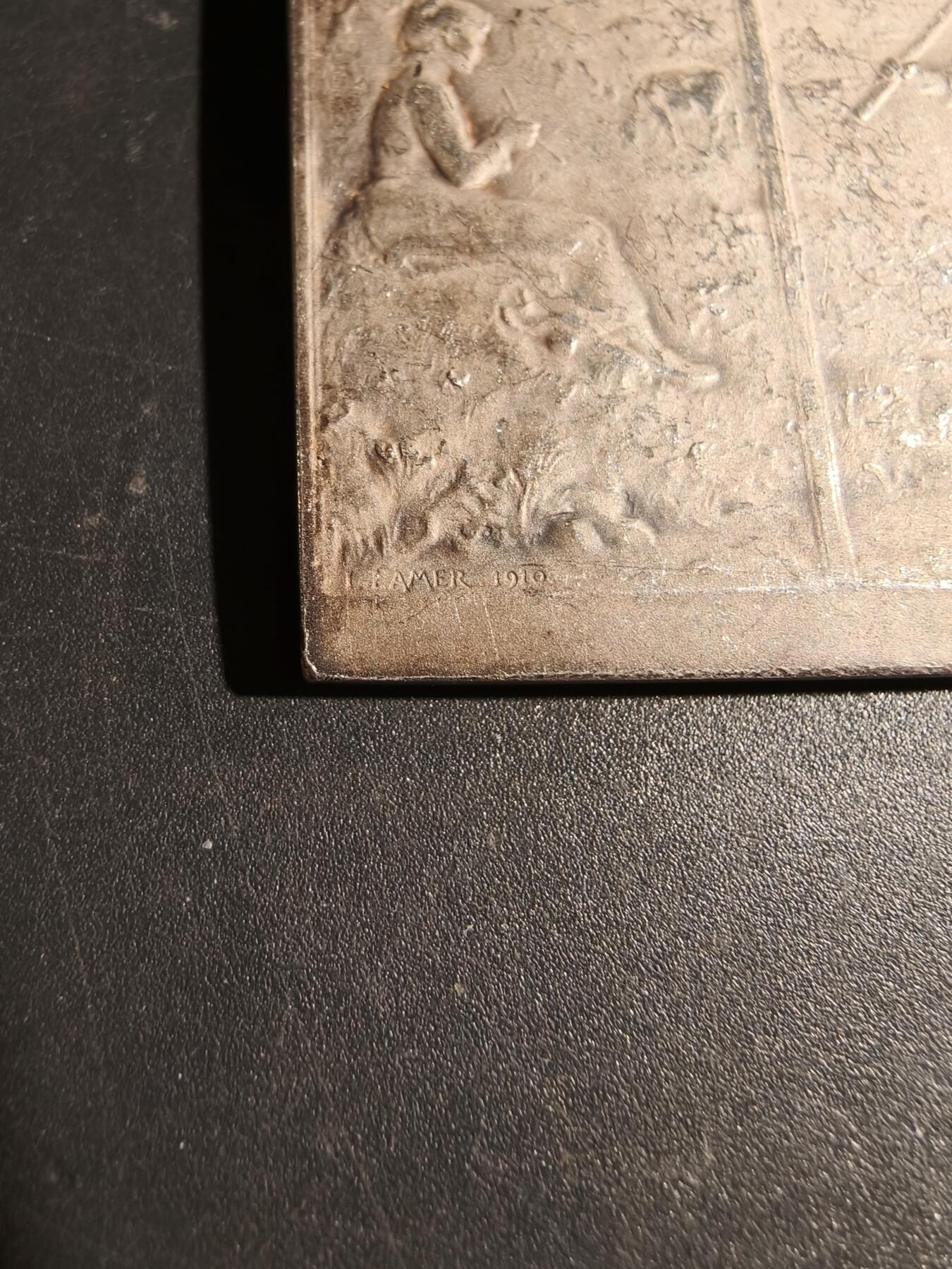 老王徽章第180期 法国塞纳瓦兹省农业办公室方形镀银大铜章    带盒子     尺寸80×50mm     重量111.2g