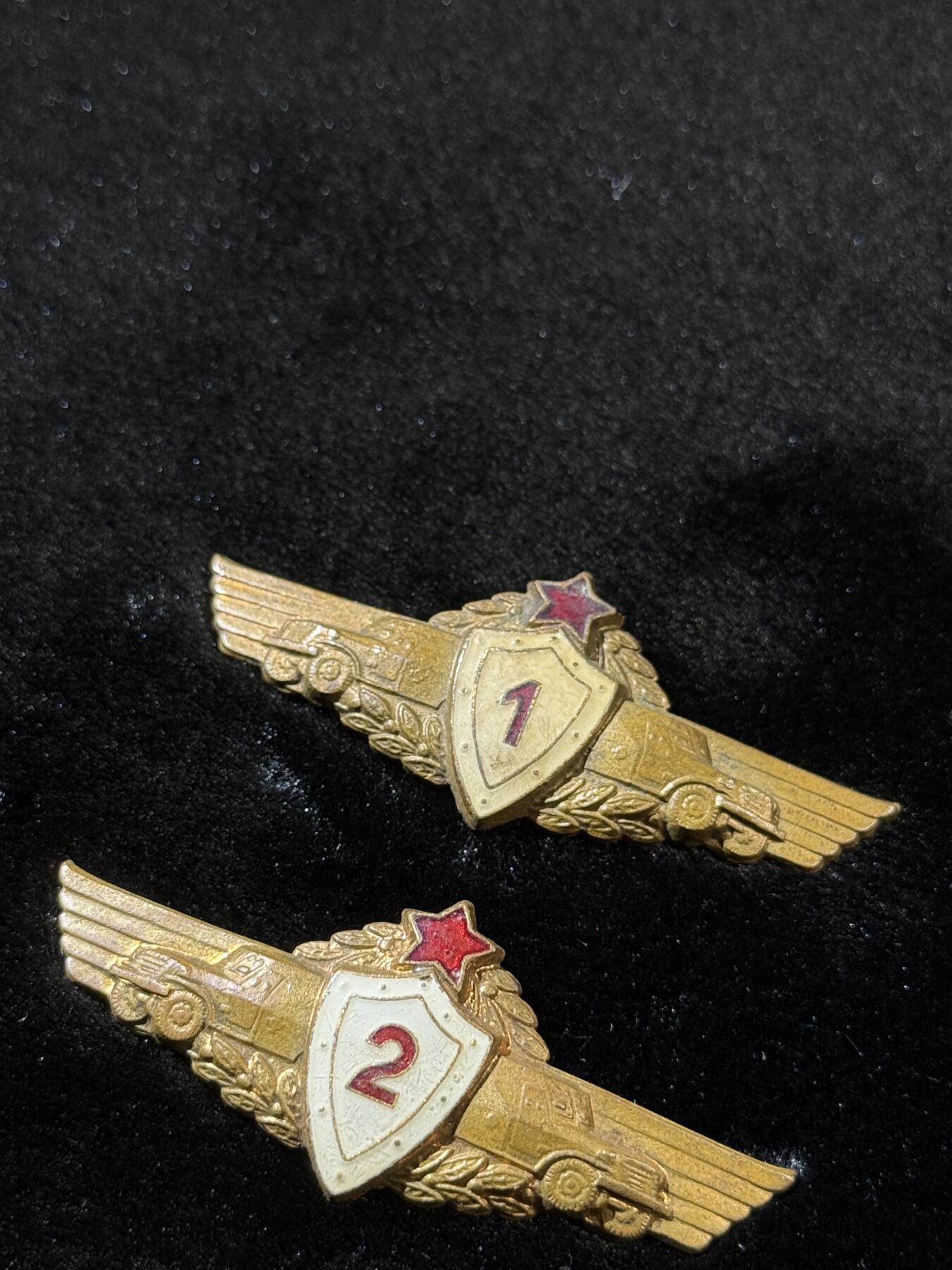 欢庆春节！戎马世界章牌大赏第111期春节大拍 匈人共1-3级汽车兵技能证章