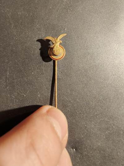 老王徽章第180期 - 德国狩猎协会金级技能针插