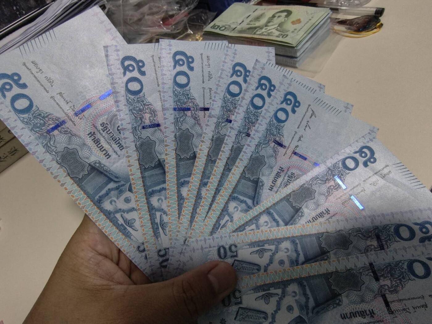 春节钱币瓷器清货捡漏拍场