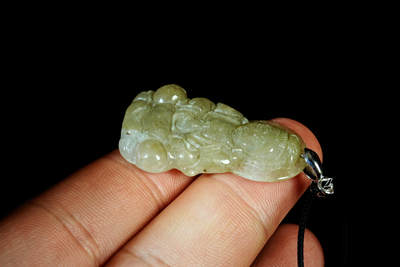 上海都达杂项专场四十七【全场包邮】  天然和田玉精雕《观音》挂件90-86