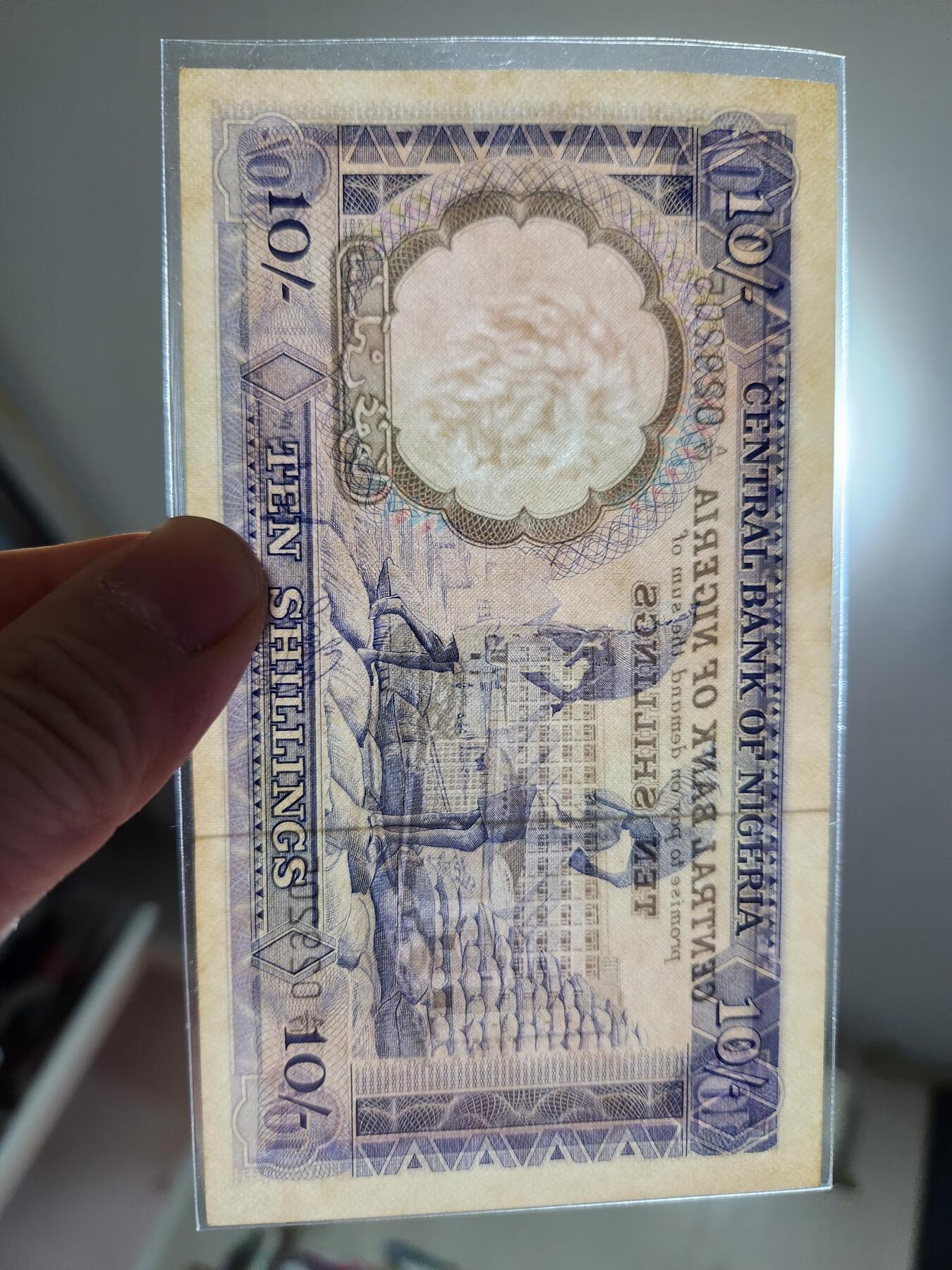 2月4号晚上8点 外国纸币自动截拍第17场 尼日利亚 1968年5先令 10先令 近新AU 一对 稀少早期英镑制