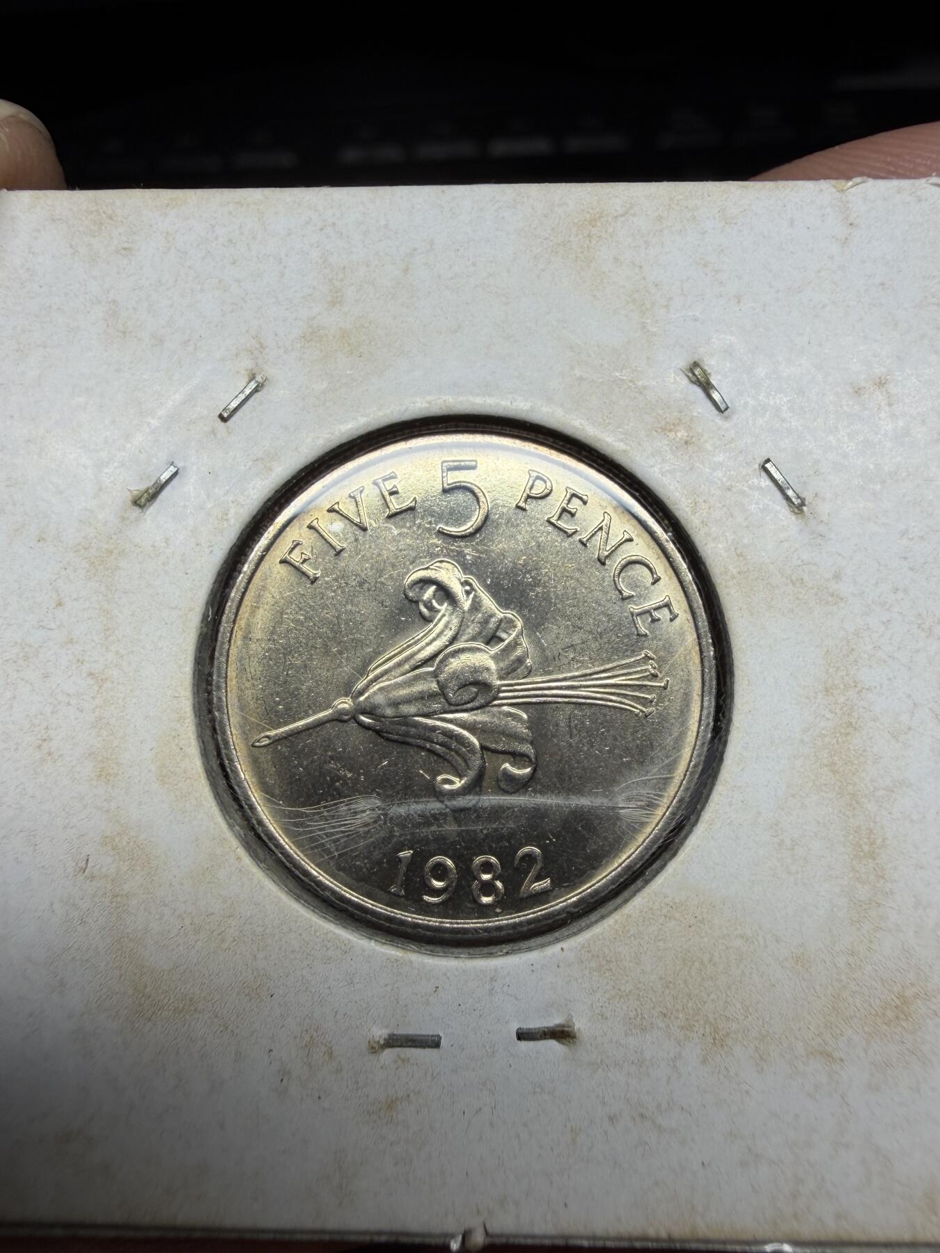 2025年集古藏今外币拍卖第二期-第4场—（总第304拍），可以寄存60天，满160元包邮。 1982年根西5新便士