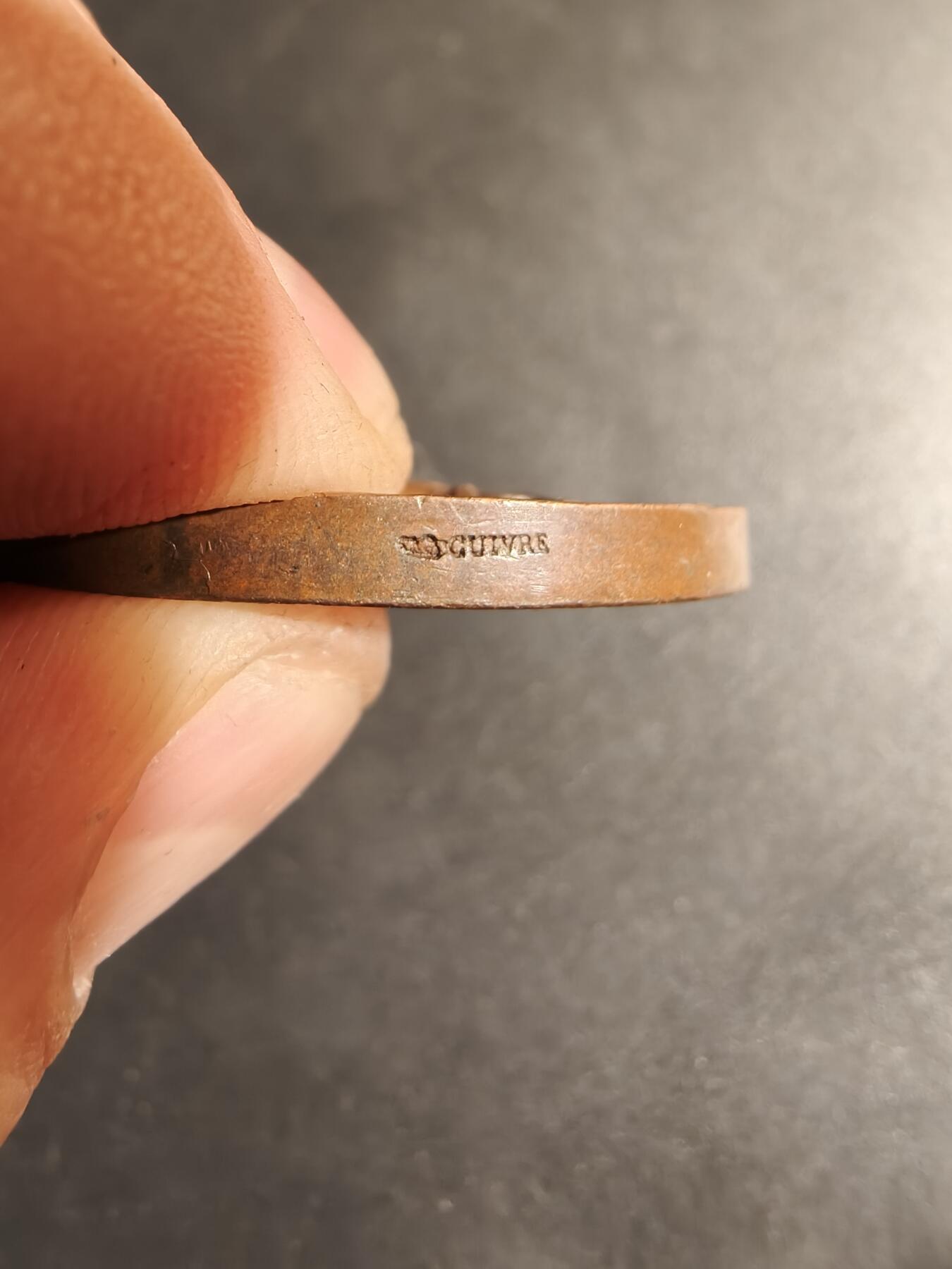 老王徽章第180期 法国基础教育委员会大铜章    教育小天使    亨利杜布瓦作品     直径41mm     重量32.9g