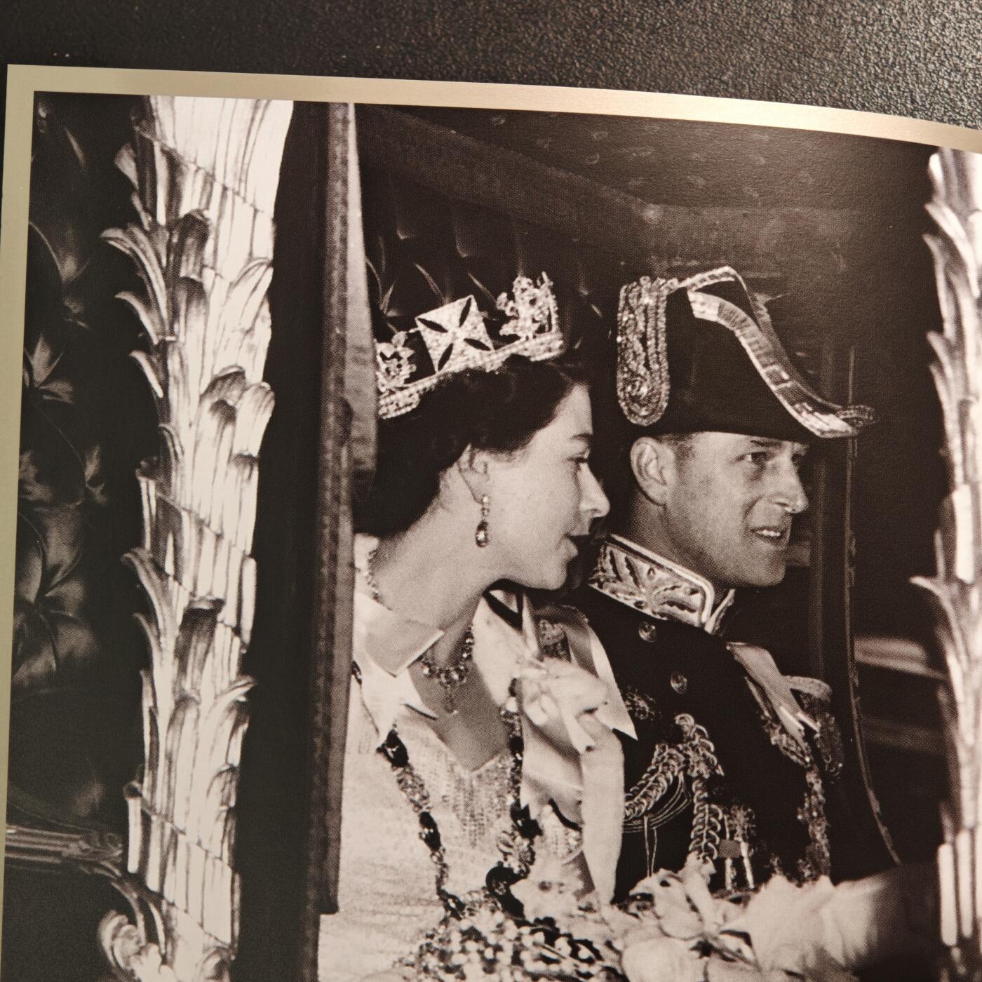 【德藏】世界币章拍卖第164期（拍品征集中~欢迎藏友联系） 2013年 英国伊丽莎白二世女王加冕60周年5英镑纪念镍币 原册 直径约：38.61mm；重约：28.28g