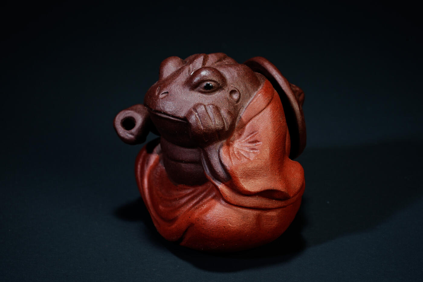 上海都达杂项专场二十一（全场包邮） 紫砂侠蟾香插摆件90-77