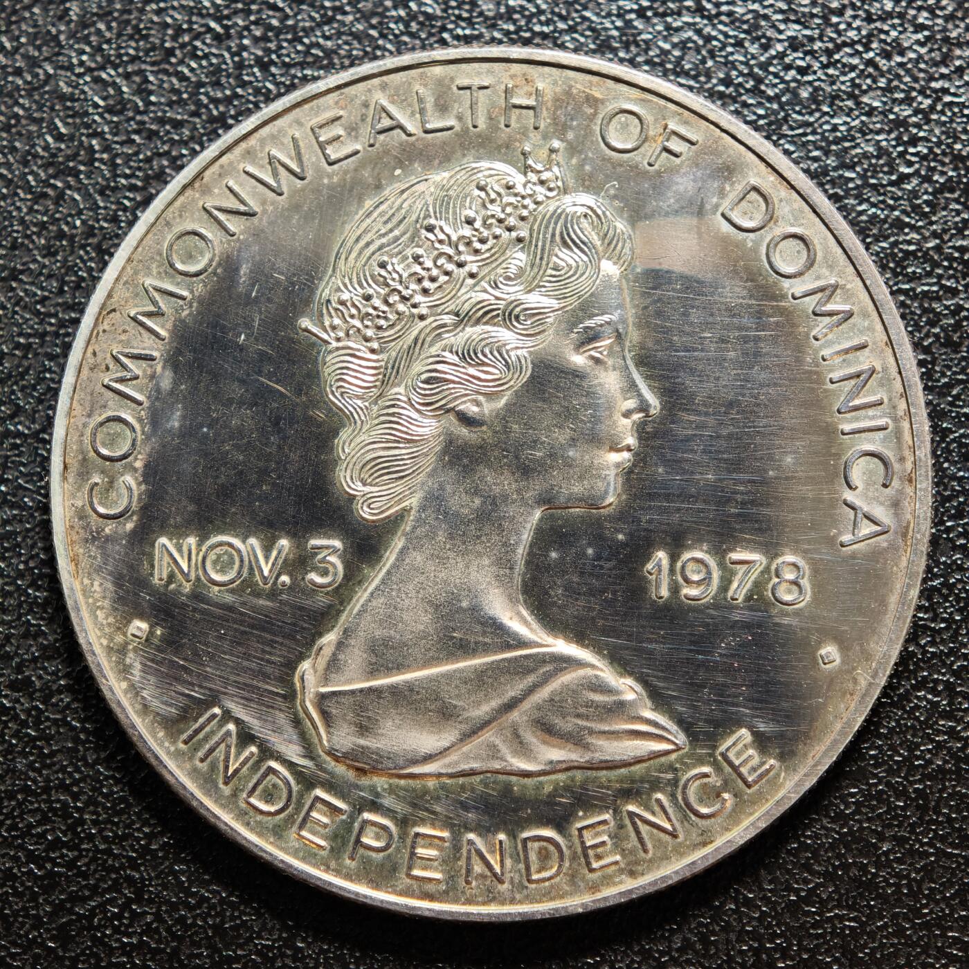 【德藏】世界币章拍卖第164期（拍品征集中~欢迎藏友联系） 1978年 多米尼克国家独立与1989年教皇约翰·保罗二世访问10元纪念银币 925银 直径约：36mm；重约：20.5g