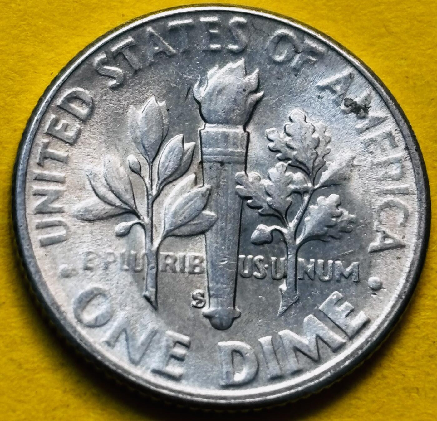 文馨钱币收藏第 293 场，春节前最后一期全部发出，将不予寄存，请悉知 原光好品 1955 年美国罗斯福 10 美分银币 S 版 2.5 克 900 银