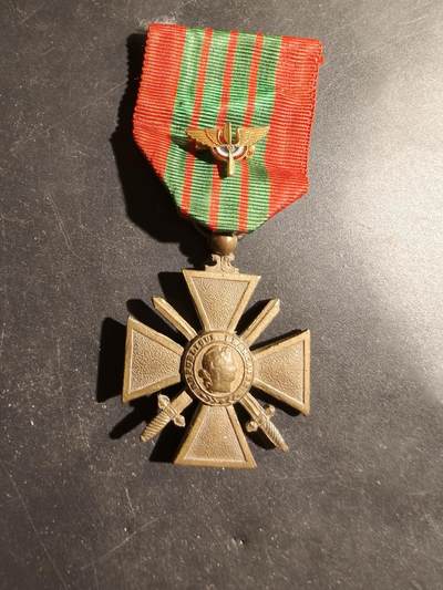 老王徽章第180期 - 法国1939-45战争十字奖章   空军勋饰