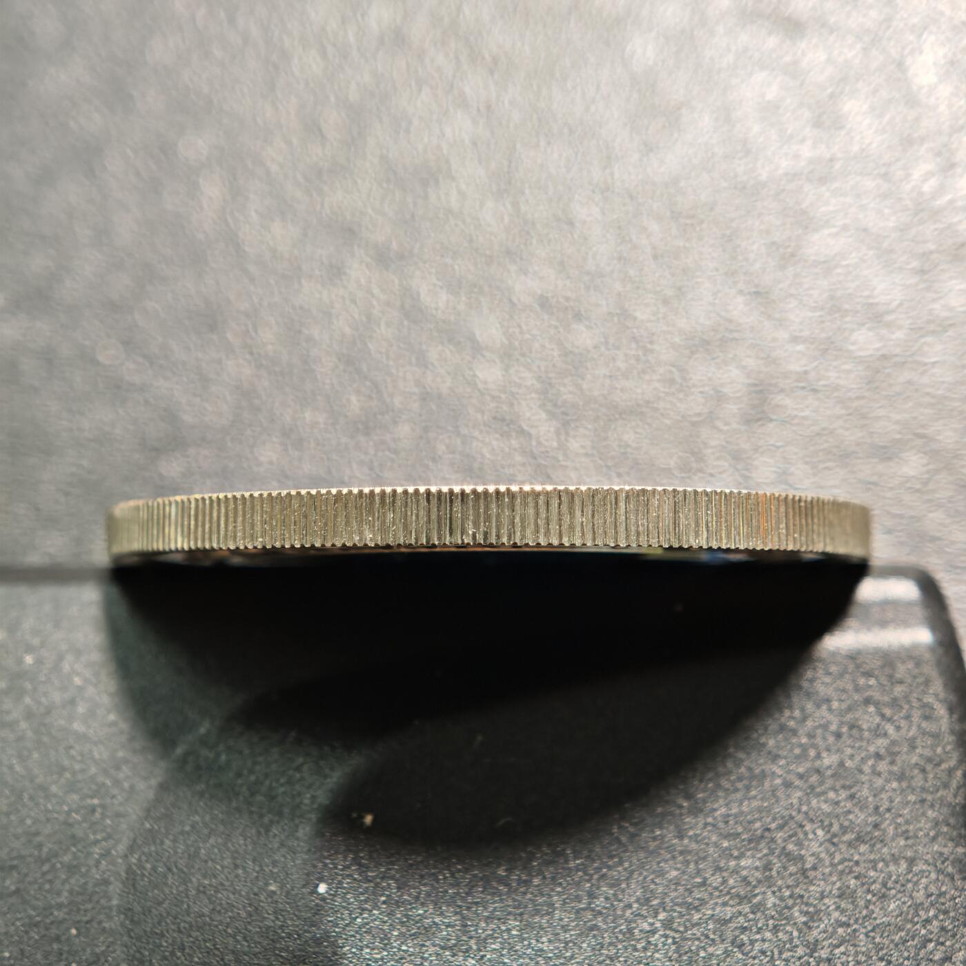 【德藏】世界币章拍卖第164期（拍品征集中~欢迎藏友联系） 1994年 赤道几内亚侏罗纪恐龙系列1000法郎精制纪念镍币 直径约：38.1mm；重约：22.6g