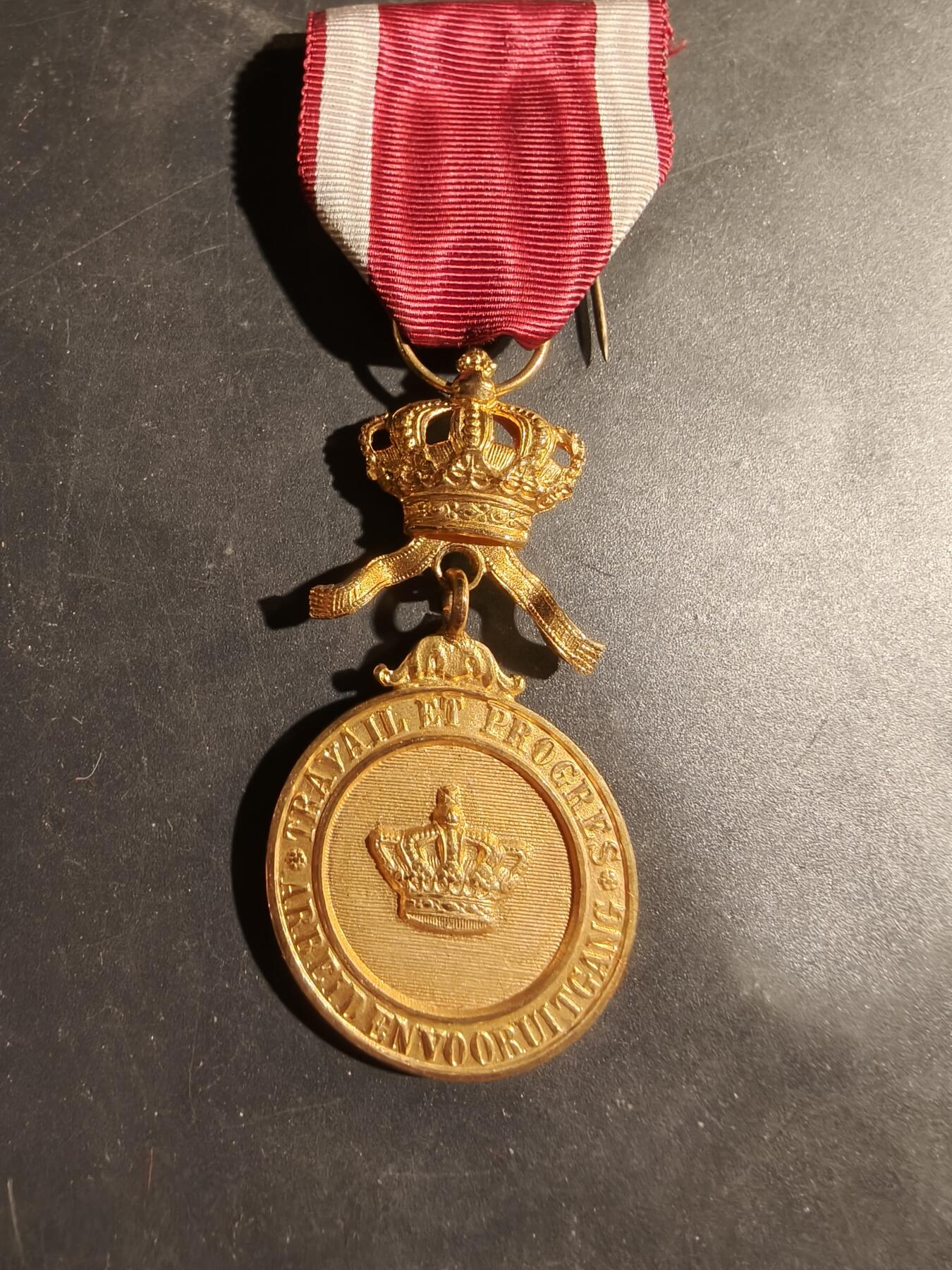 老王徽章第180期 比利时金级王冠奖章