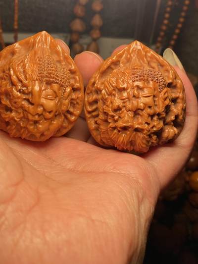 核舟记发源地苏州舟山核雕年末放漏 - 福利苏工核雕，纯手工雕刻,核桃一念之间，个性十足，等待有缘人，市场无同款，尺寸4。6喜欢的来