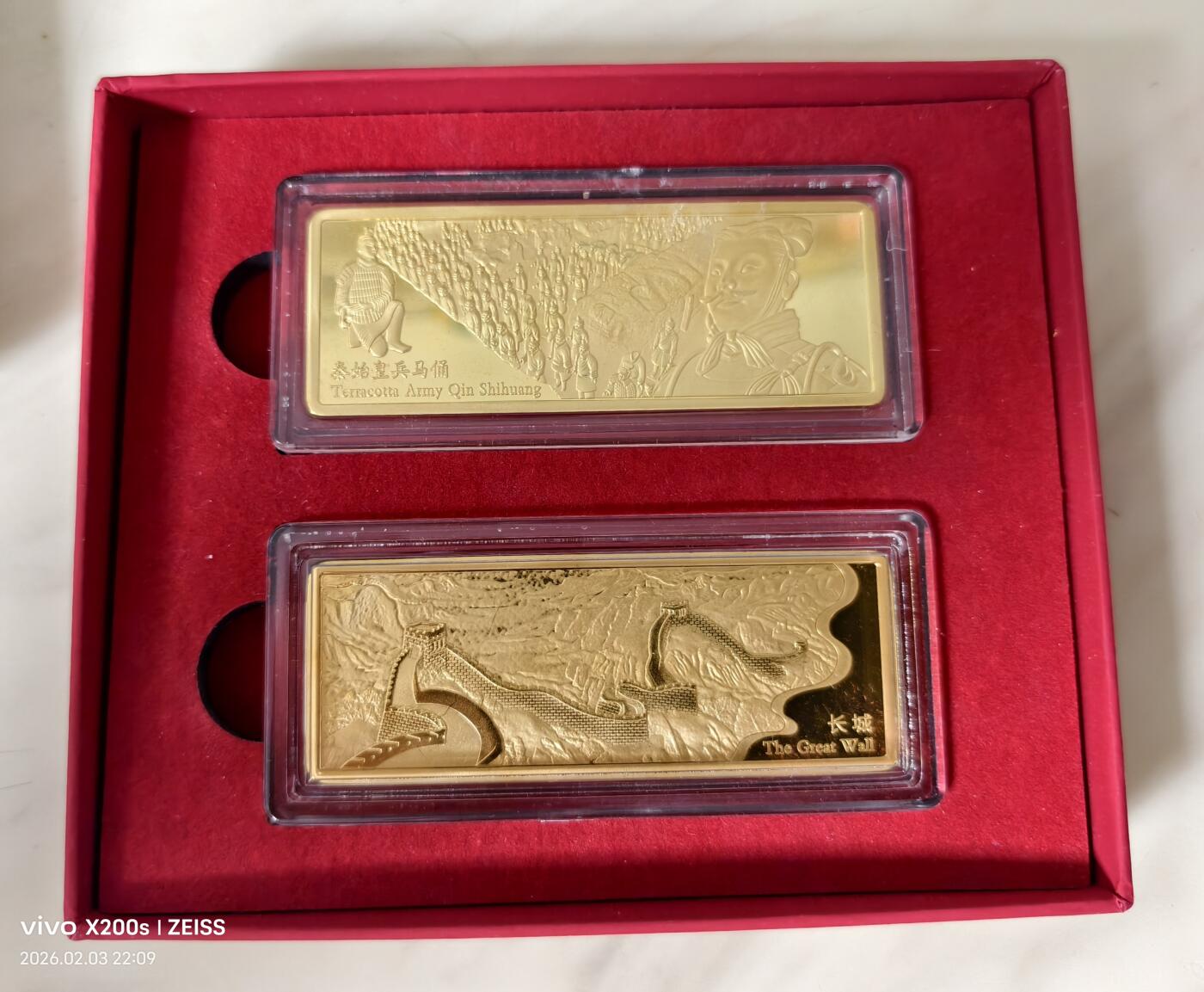 2015年意大利米兰世博会中国馆兵马俑长城铜镀金纪念章