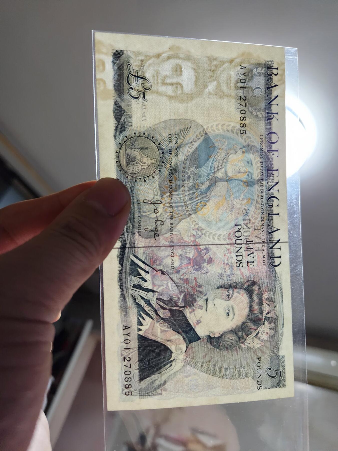 2月5号晚上8点 外国纸币自动截拍第18场 英国5镑 L版暗字 几乎全新