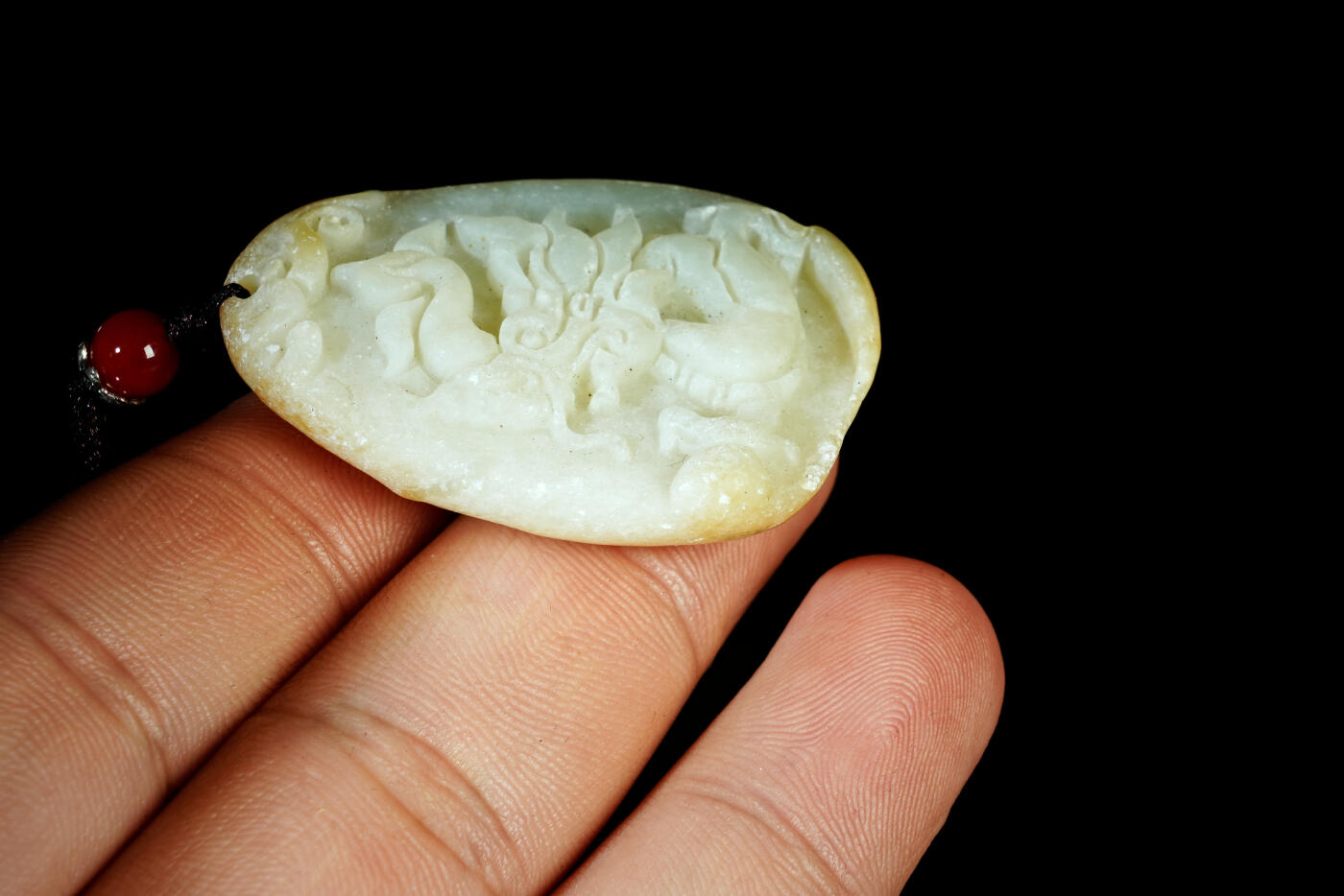 上海都达杂项专场二十一（全场包邮） 天然和田玉精雕《龙行天下》挂件90-94