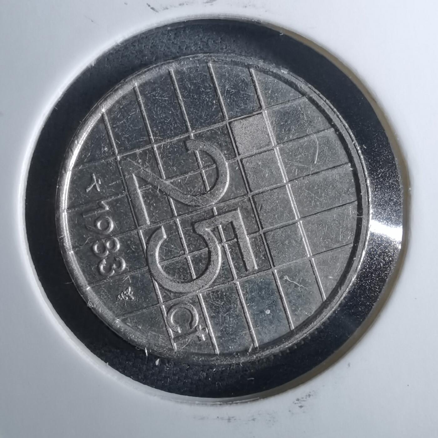 沼泽如烟--第985场 荷兰1983年25分