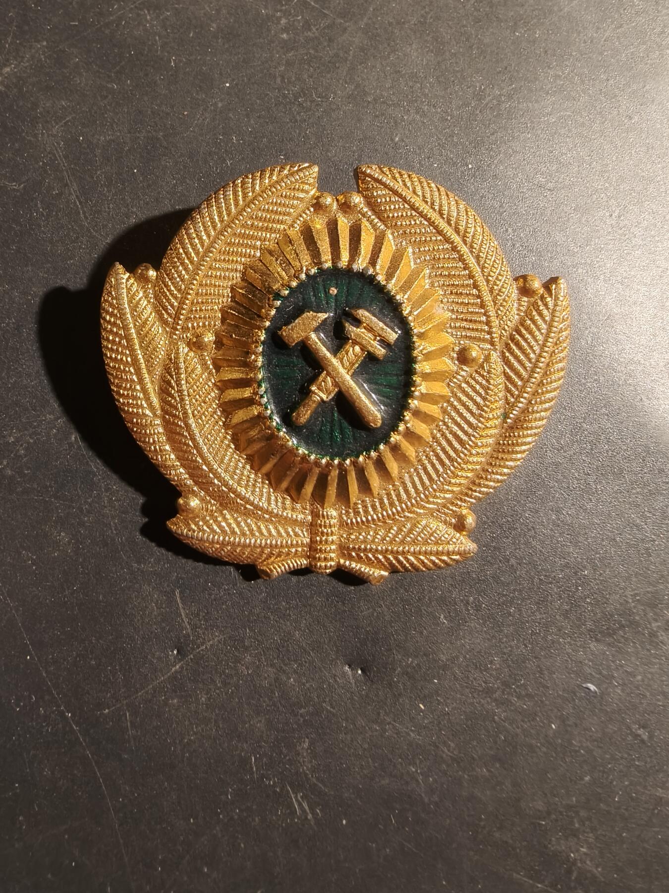 老王徽章第180期 苏联交通部官员大檐帽帽徽