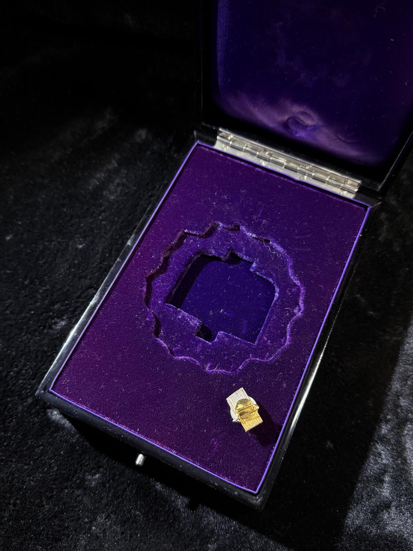 欢庆春节！戎马世界章牌大赏第111期春节大拍 勋二等瑞宝章，盒略齐全，银制