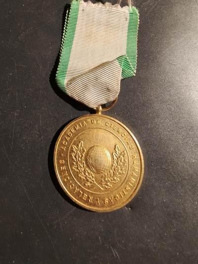 老王徽章第180期 - 比利时布鲁塞尔人文科学与关系学院纪念章