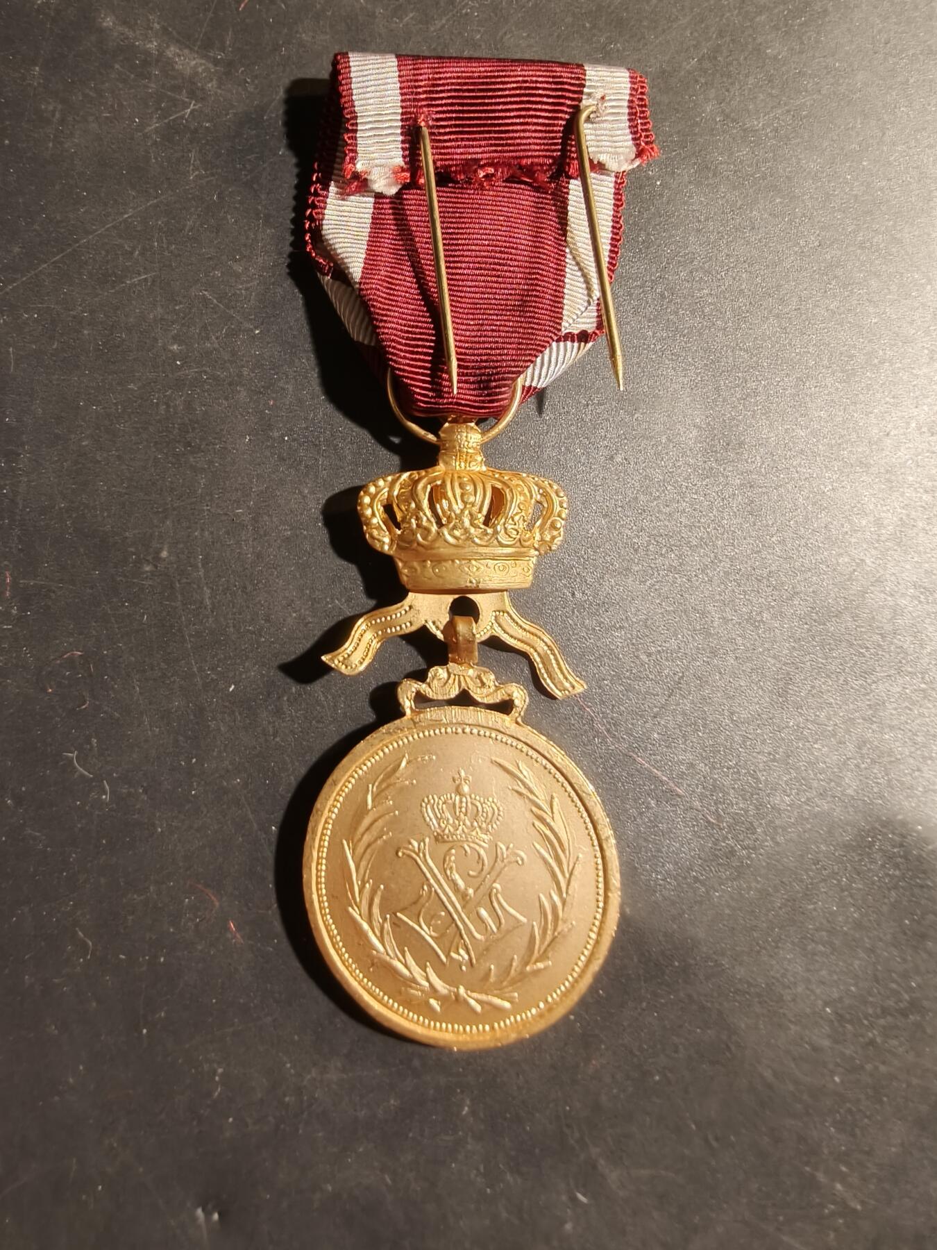 老王徽章第180期 比利时金级王冠奖章