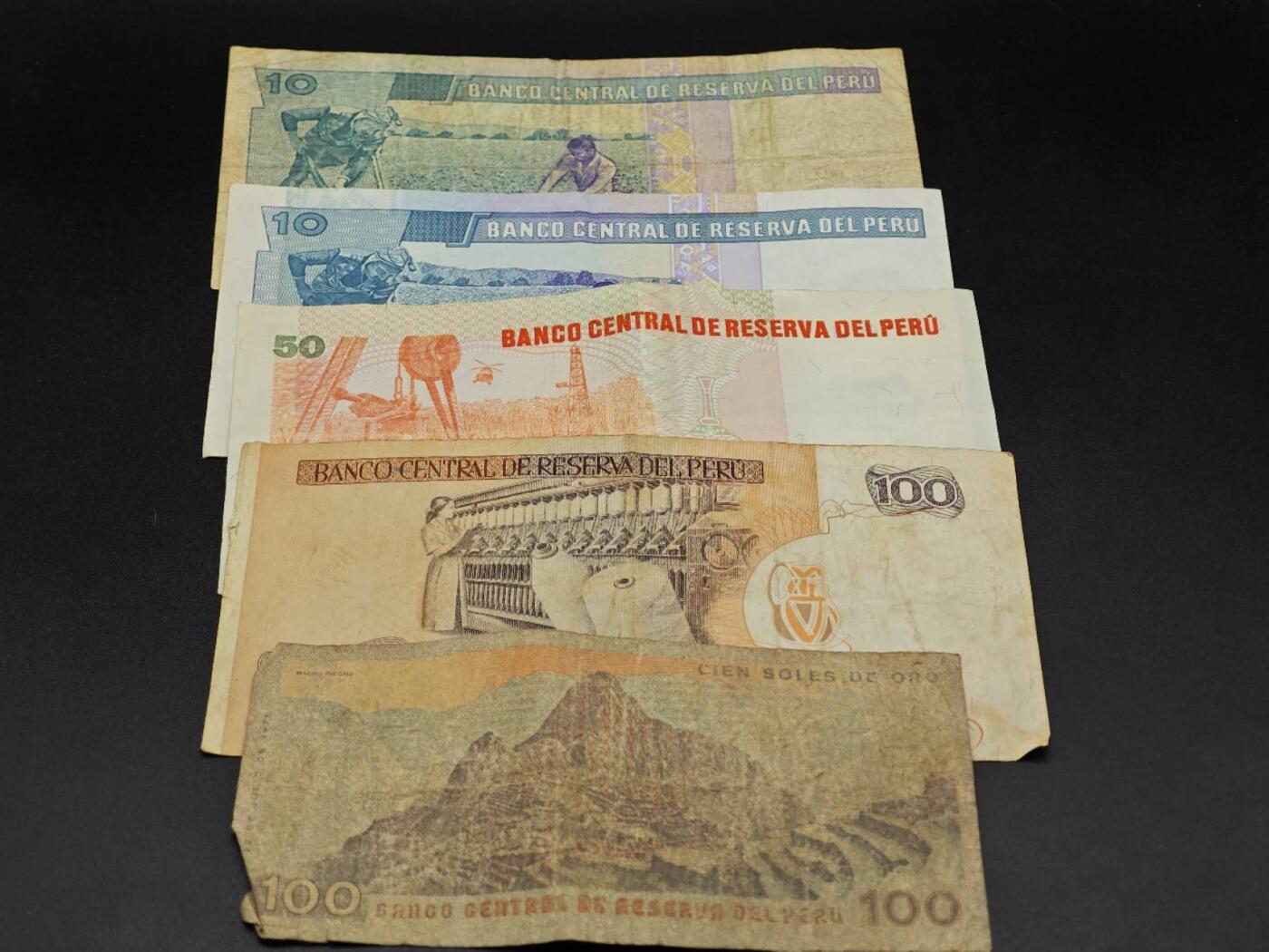 【淘币小摊】实时拍第八百六十四拍   无佣金纸币福利场   年前最后一周 之前的预留小年前全部发出 请更换最新收货地址  秘鲁5张【有折】