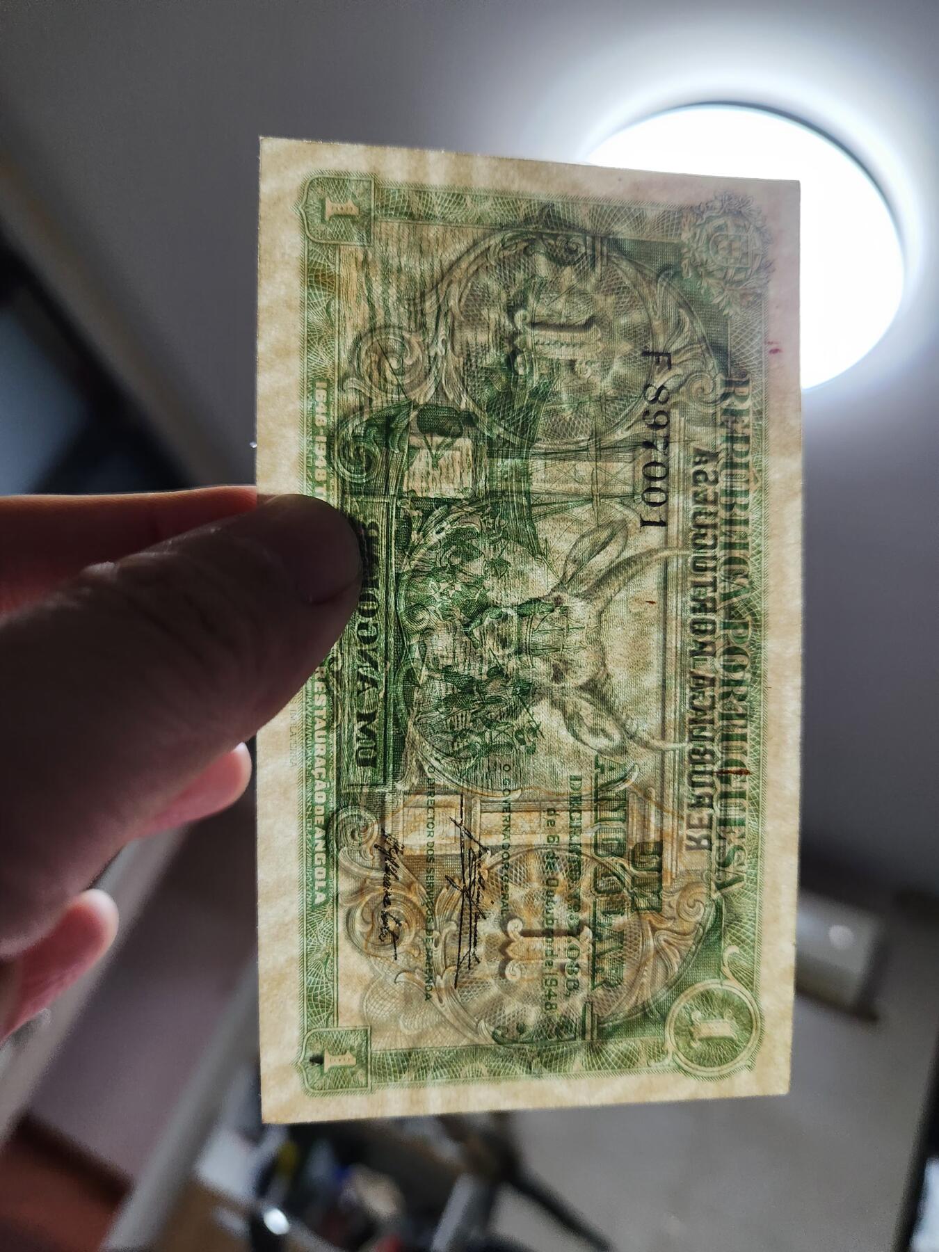 2月5号晚上8点 外国纸币自动截拍第18场 安哥拉1948年1安哥拉 葡萄牙占领300纪念钞 新品有瑕疵黑点