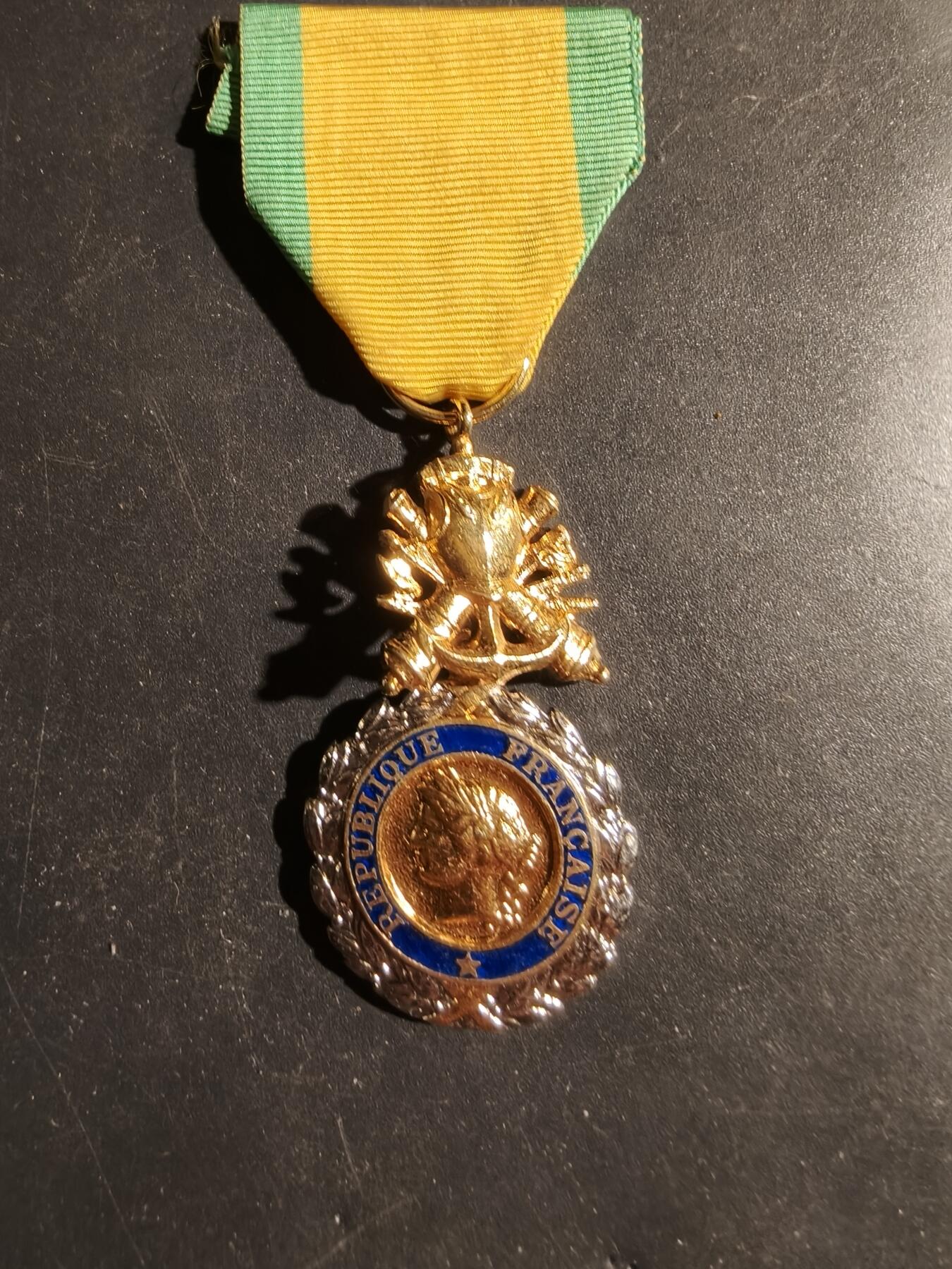 老王徽章第180期 法国四共军事奖章
