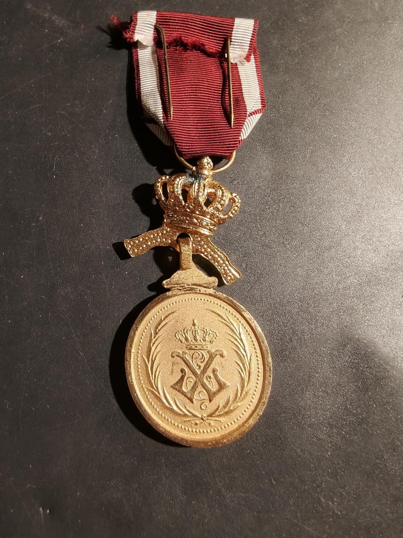 老王徽章第180期 比利时金级王冠奖章