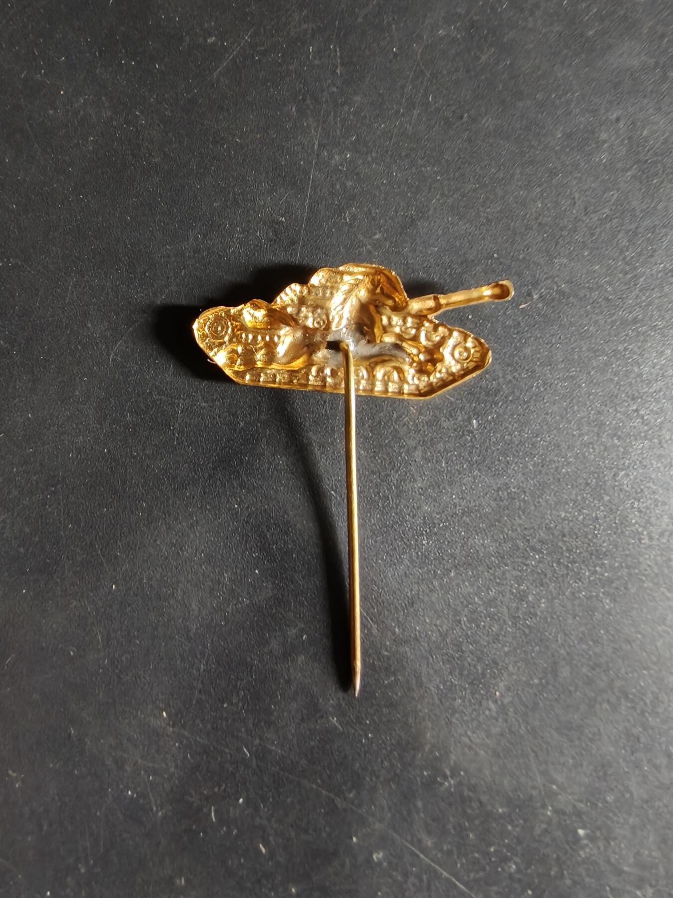 老王徽章第180期 英国坦克针插