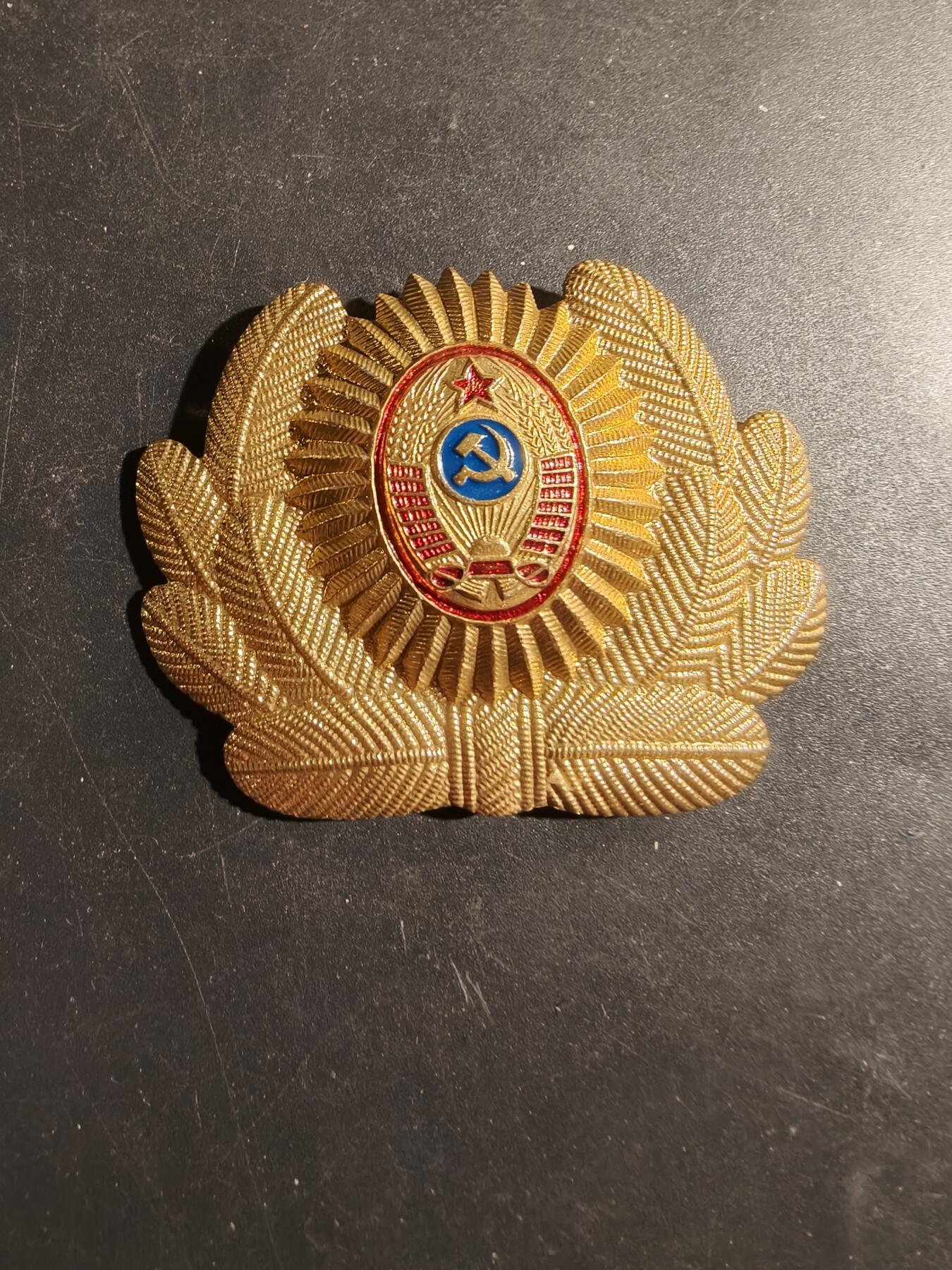 老王徽章第180期 苏联警察礼服大檐帽帽徽